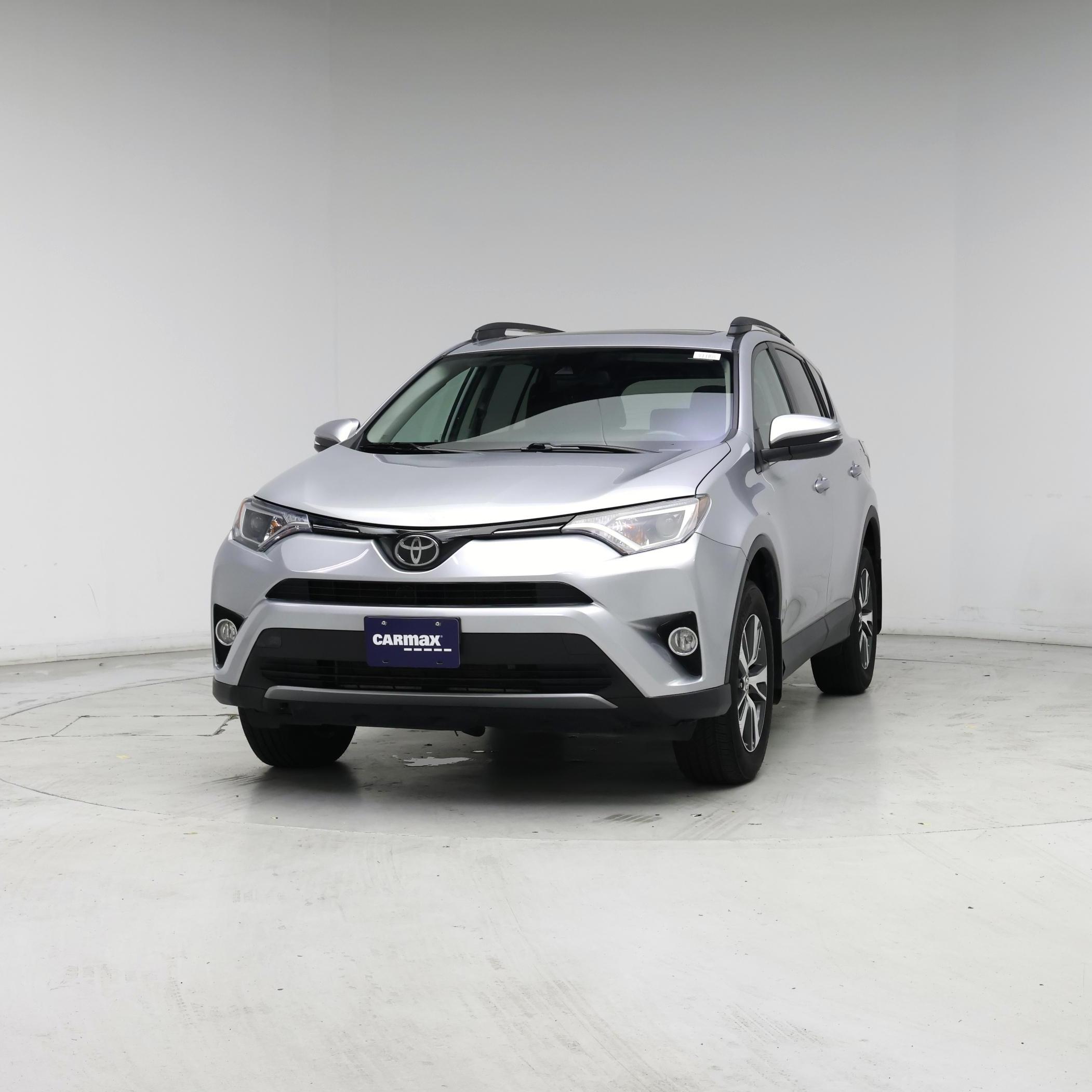 Thumbnail: 2018 Toyota RAV4 - 4