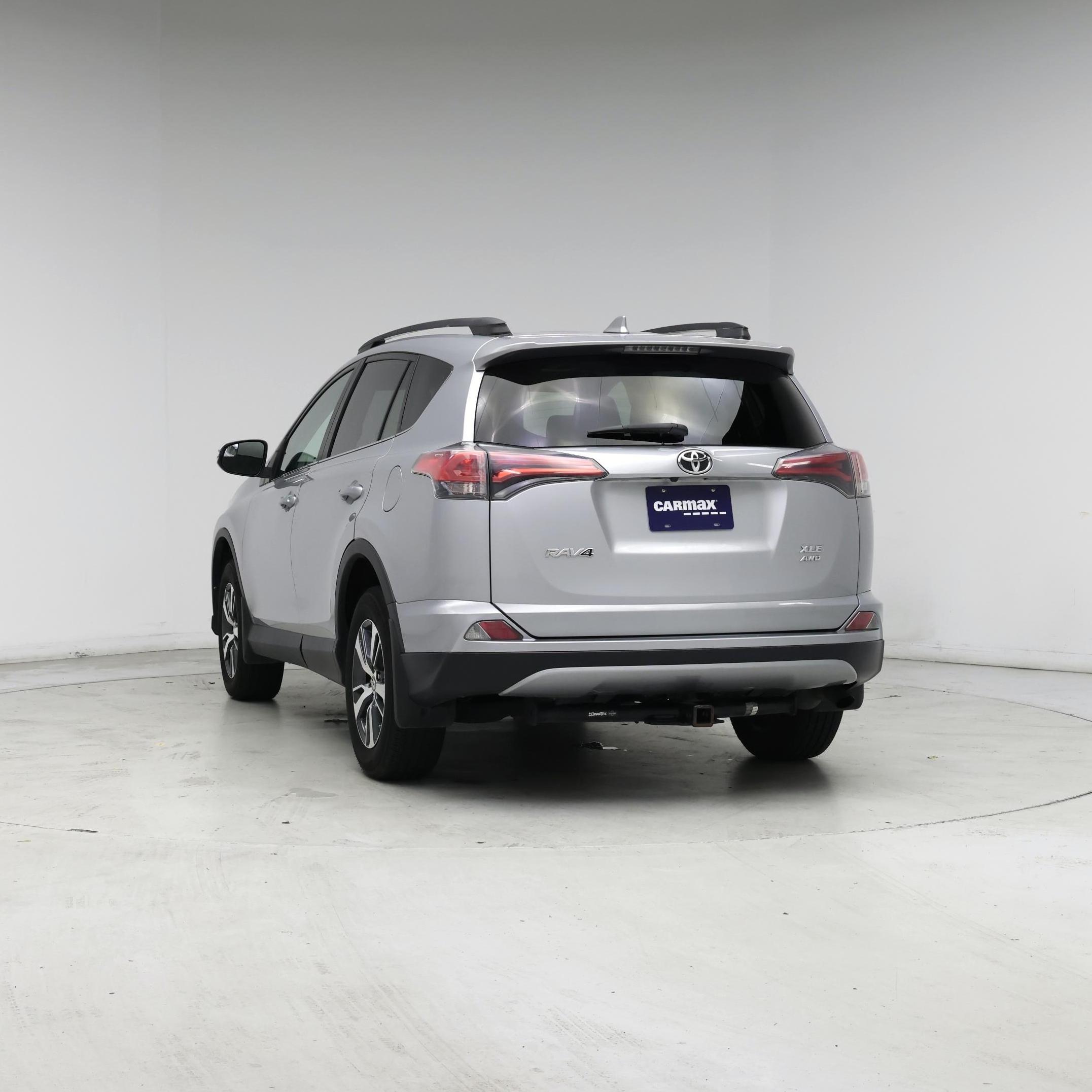 Thumbnail: 2018 Toyota RAV4 - 6