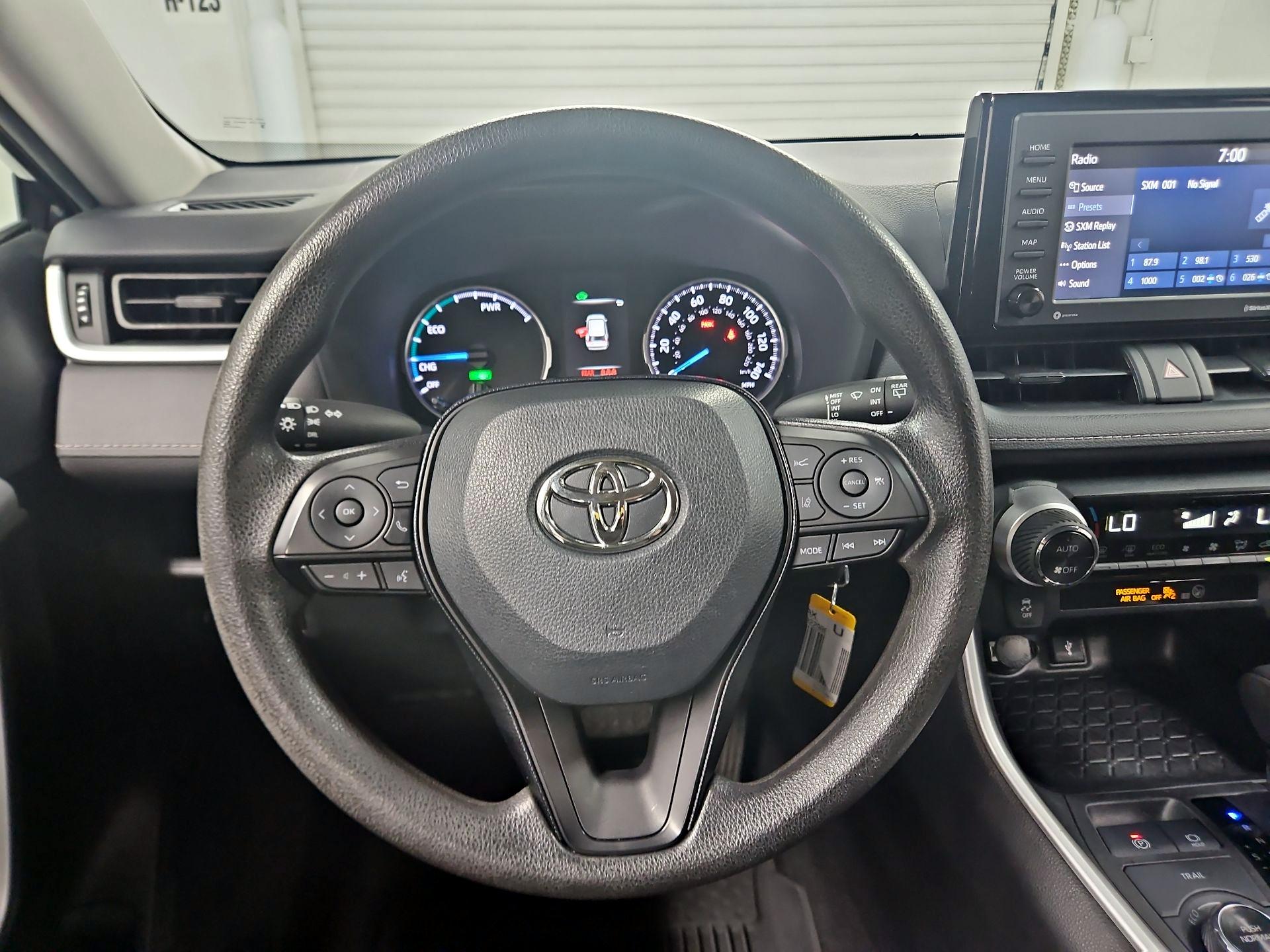 Thumbnail: 2021 Toyota RAV4 - 10