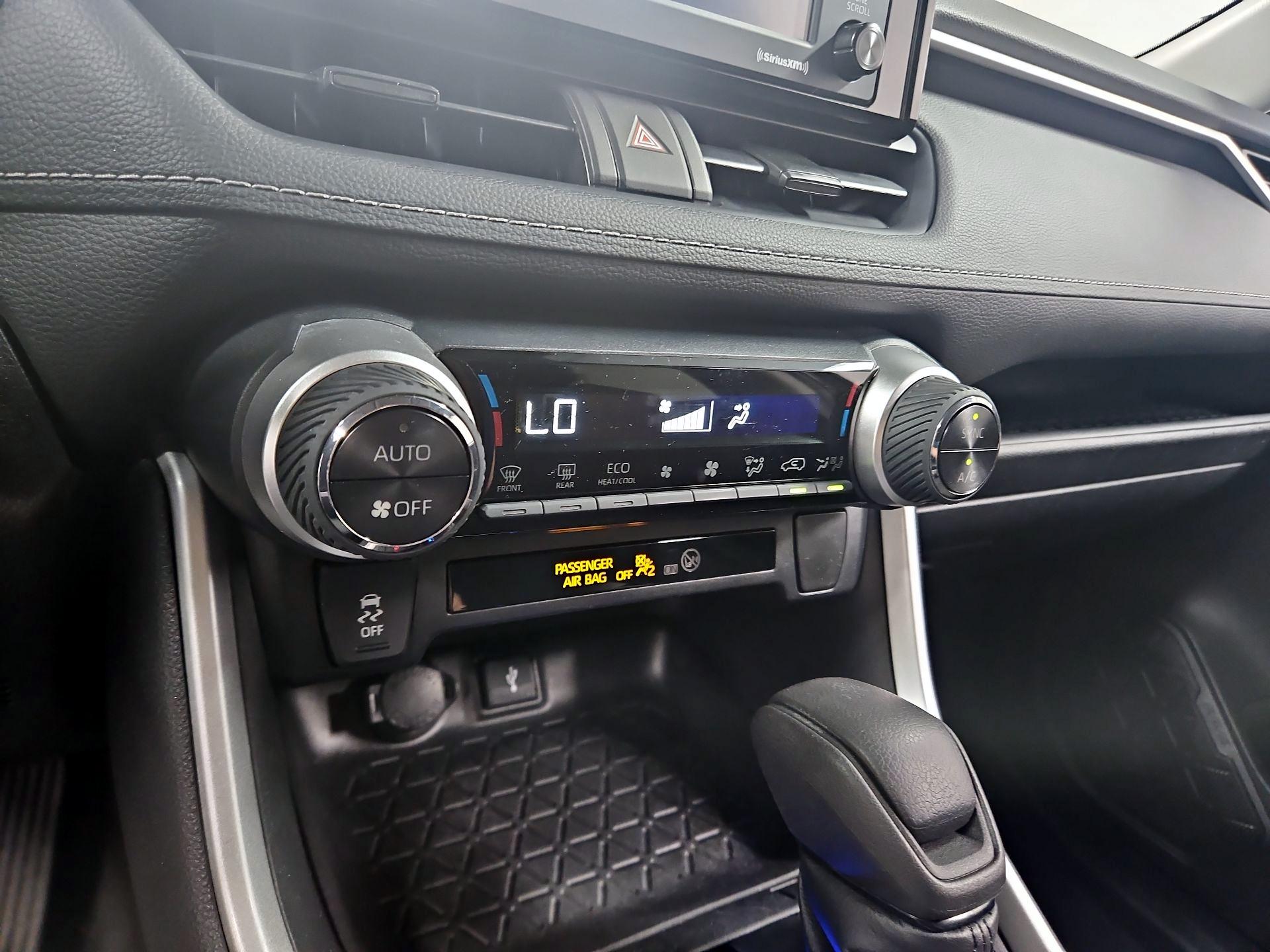 Thumbnail: 2021 Toyota RAV4 - 16