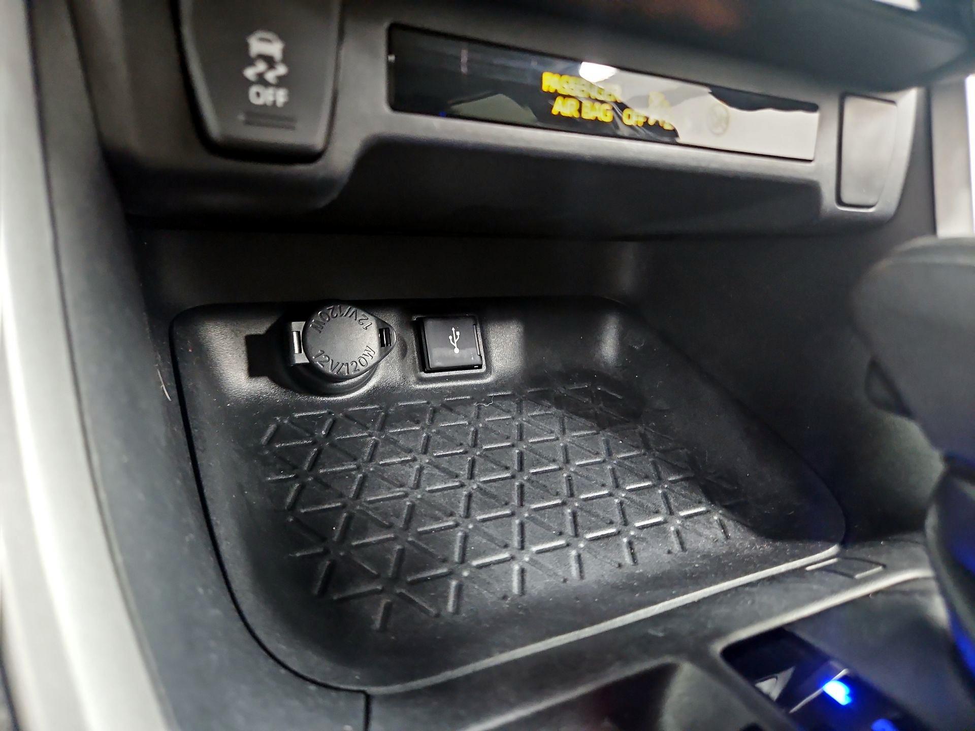 Thumbnail: 2021 Toyota RAV4 - 18