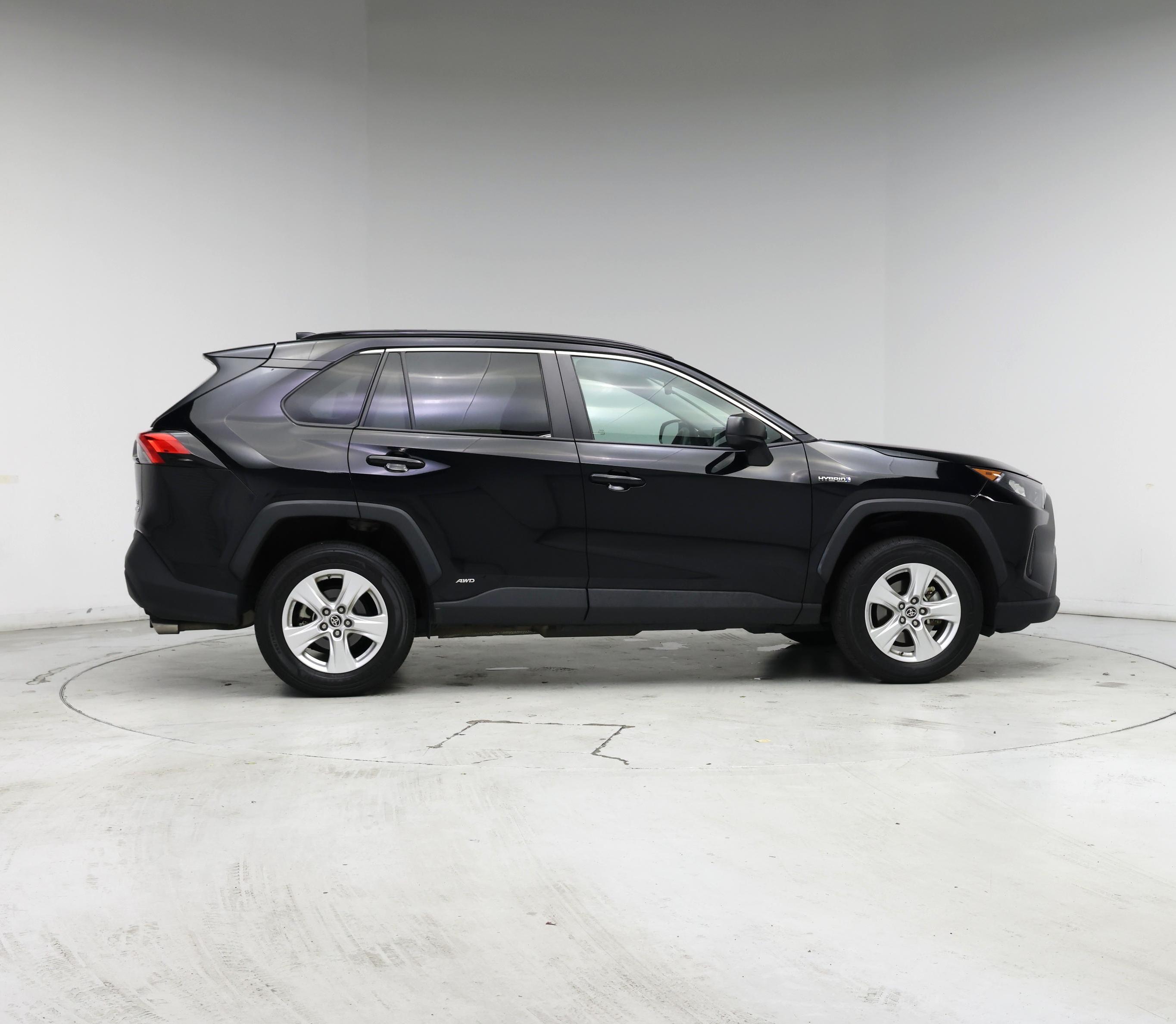 Thumbnail: 2021 Toyota RAV4 - 7