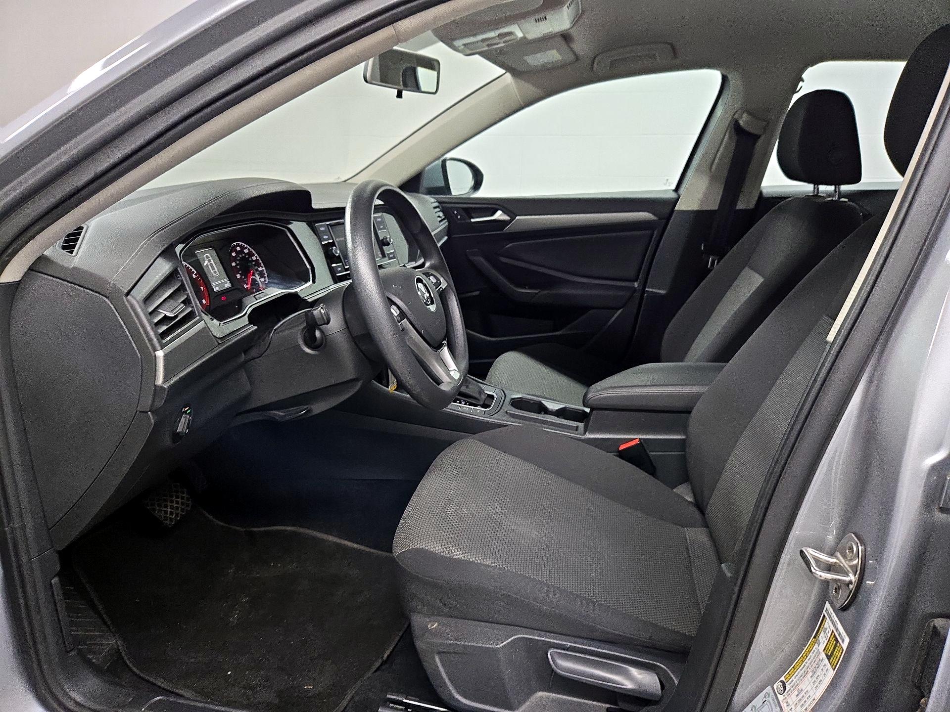 Thumbnail: 2019 Volkswagen Jetta - 11