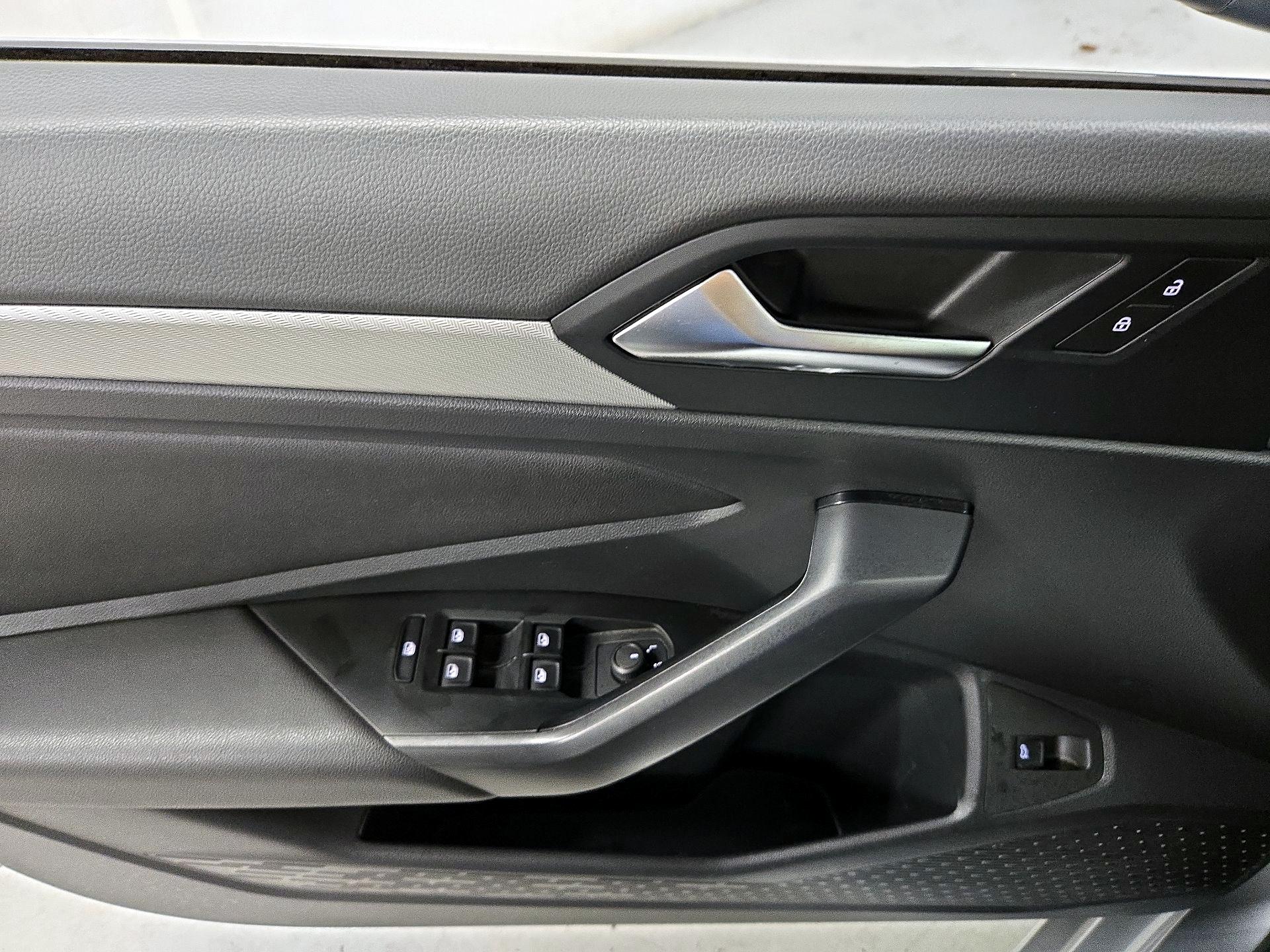 Thumbnail: 2019 Volkswagen Jetta - 12