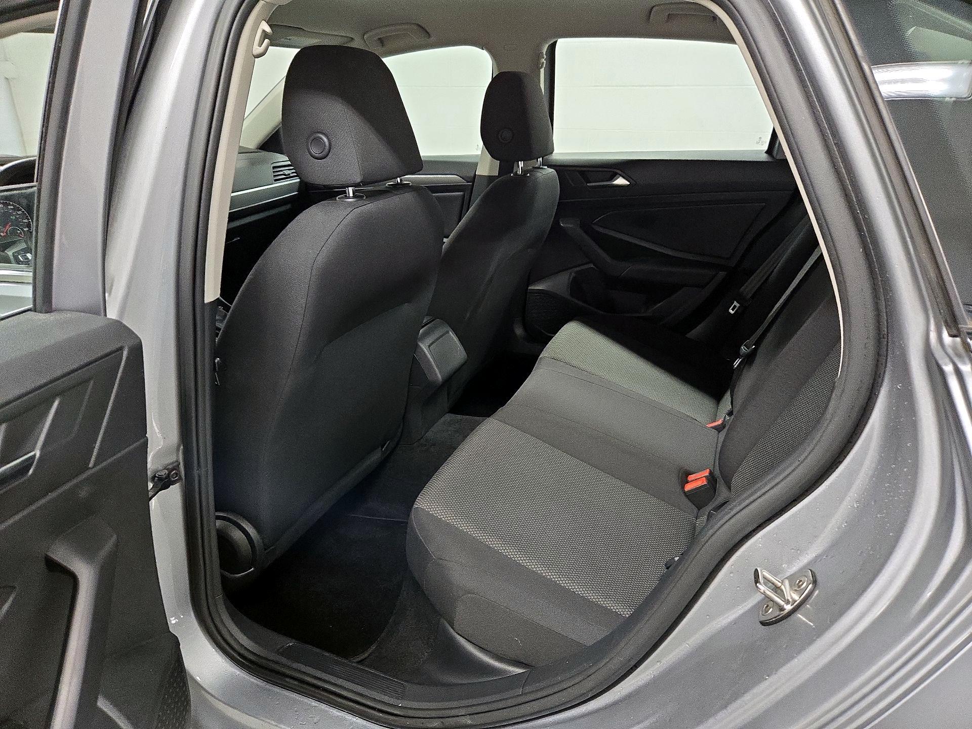 Thumbnail: 2019 Volkswagen Jetta - 19