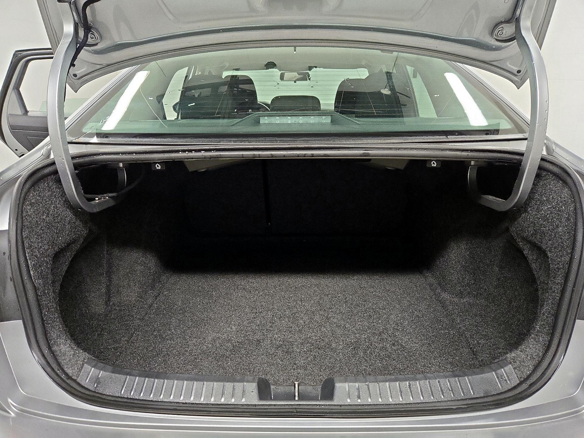 Thumbnail: 2019 Volkswagen Jetta - 20