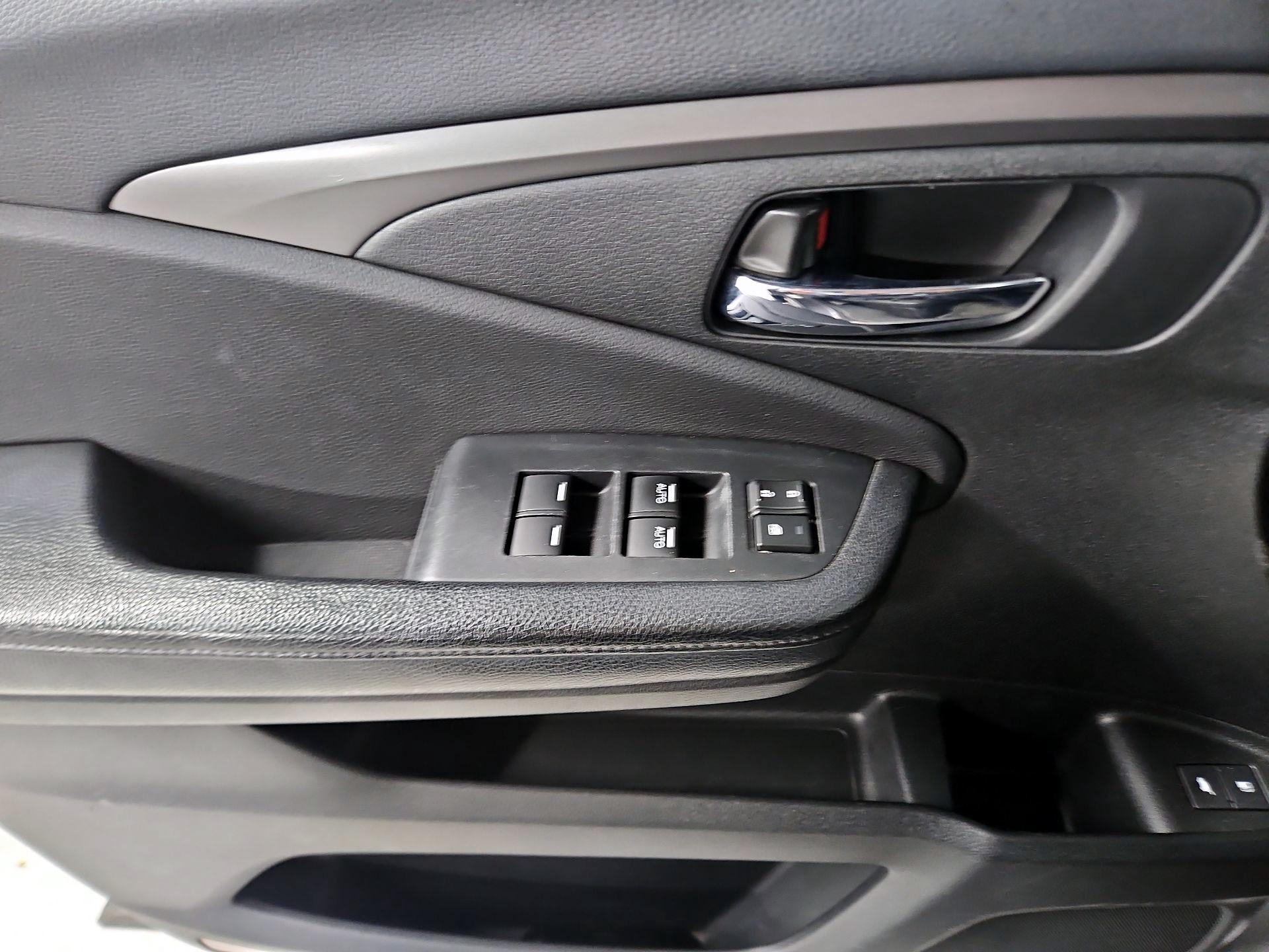 Thumbnail: 2016 Honda Pilot - 12