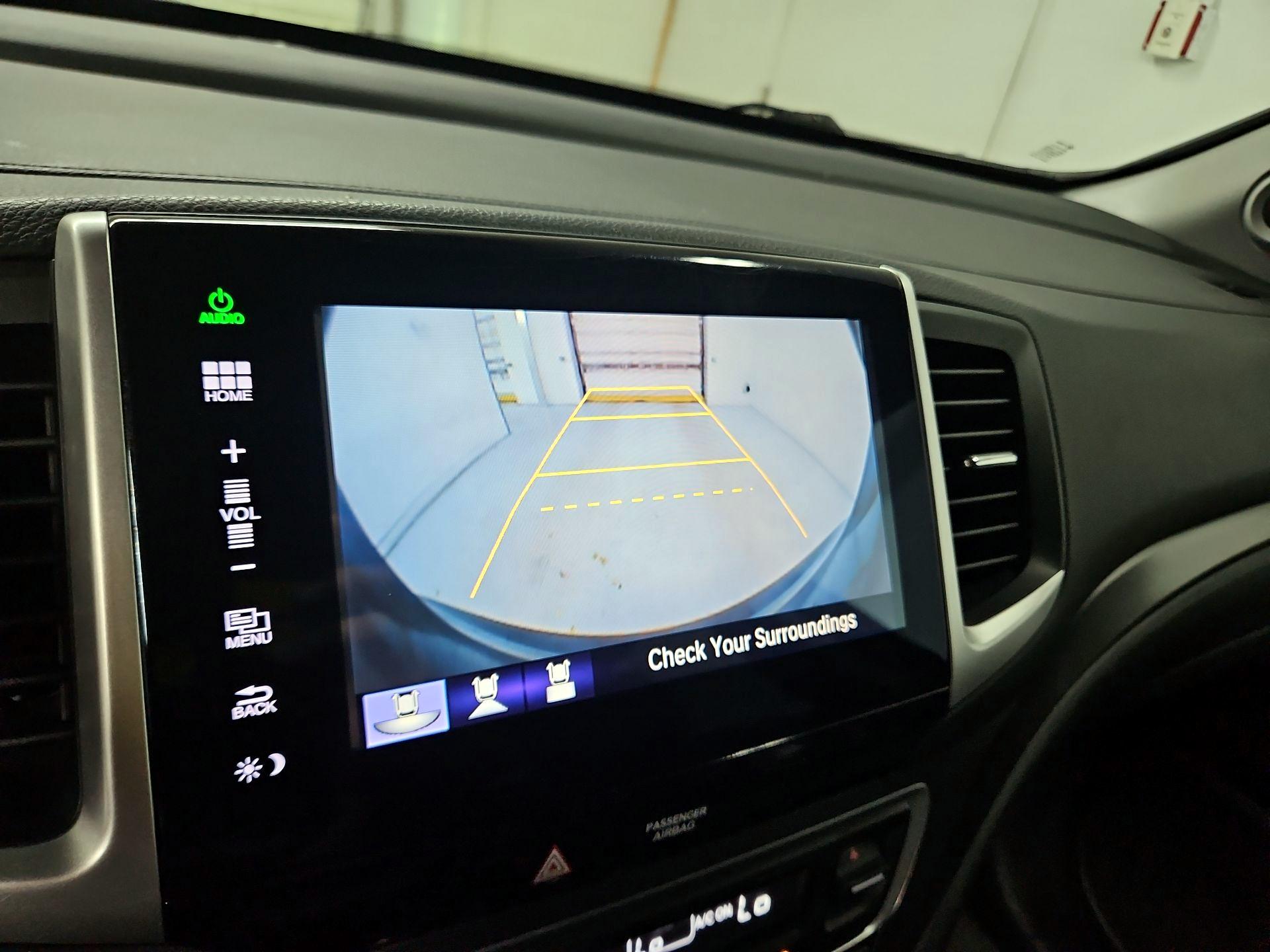 Thumbnail: 2016 Honda Pilot - 14