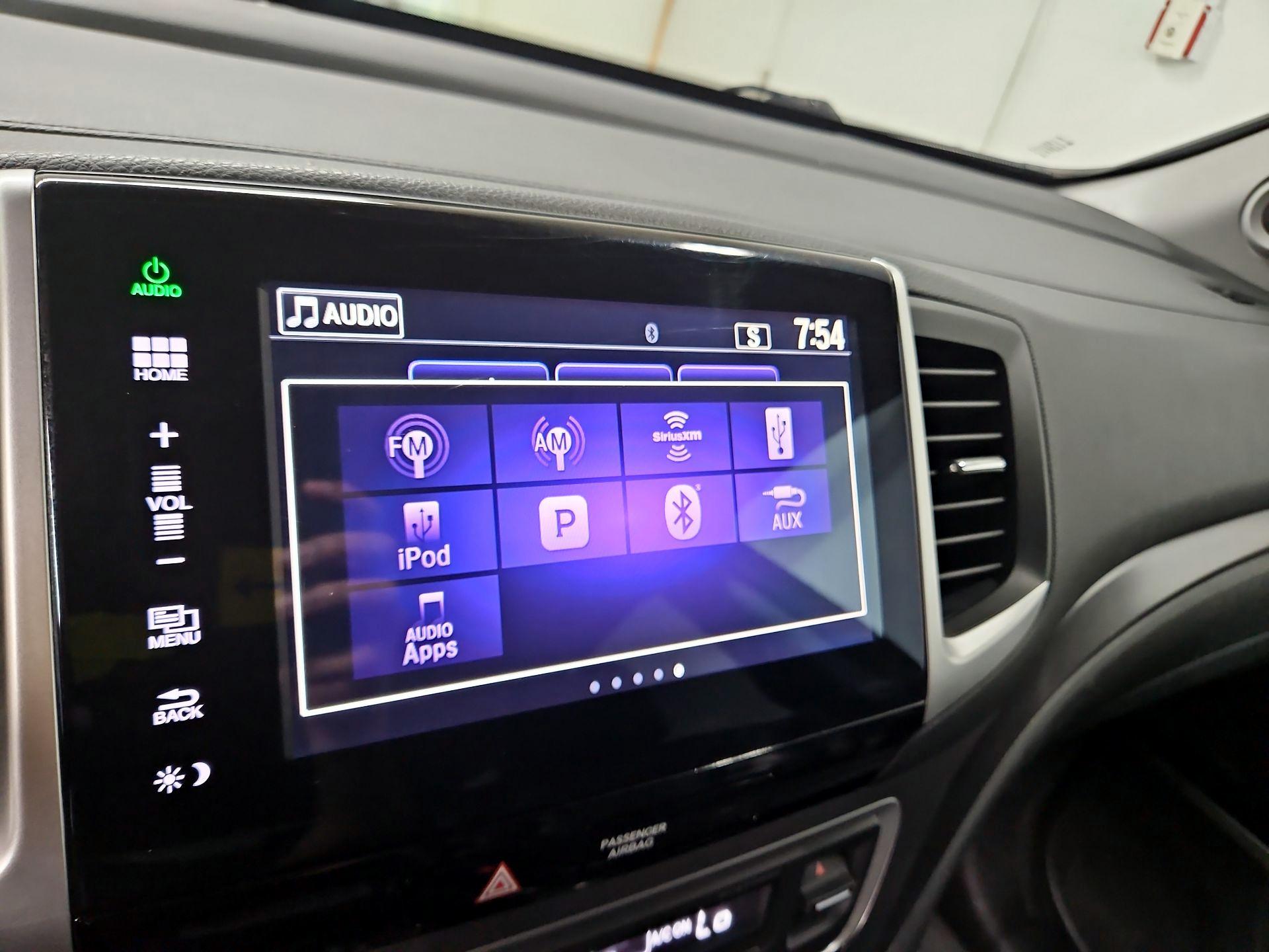 Thumbnail: 2016 Honda Pilot - 15