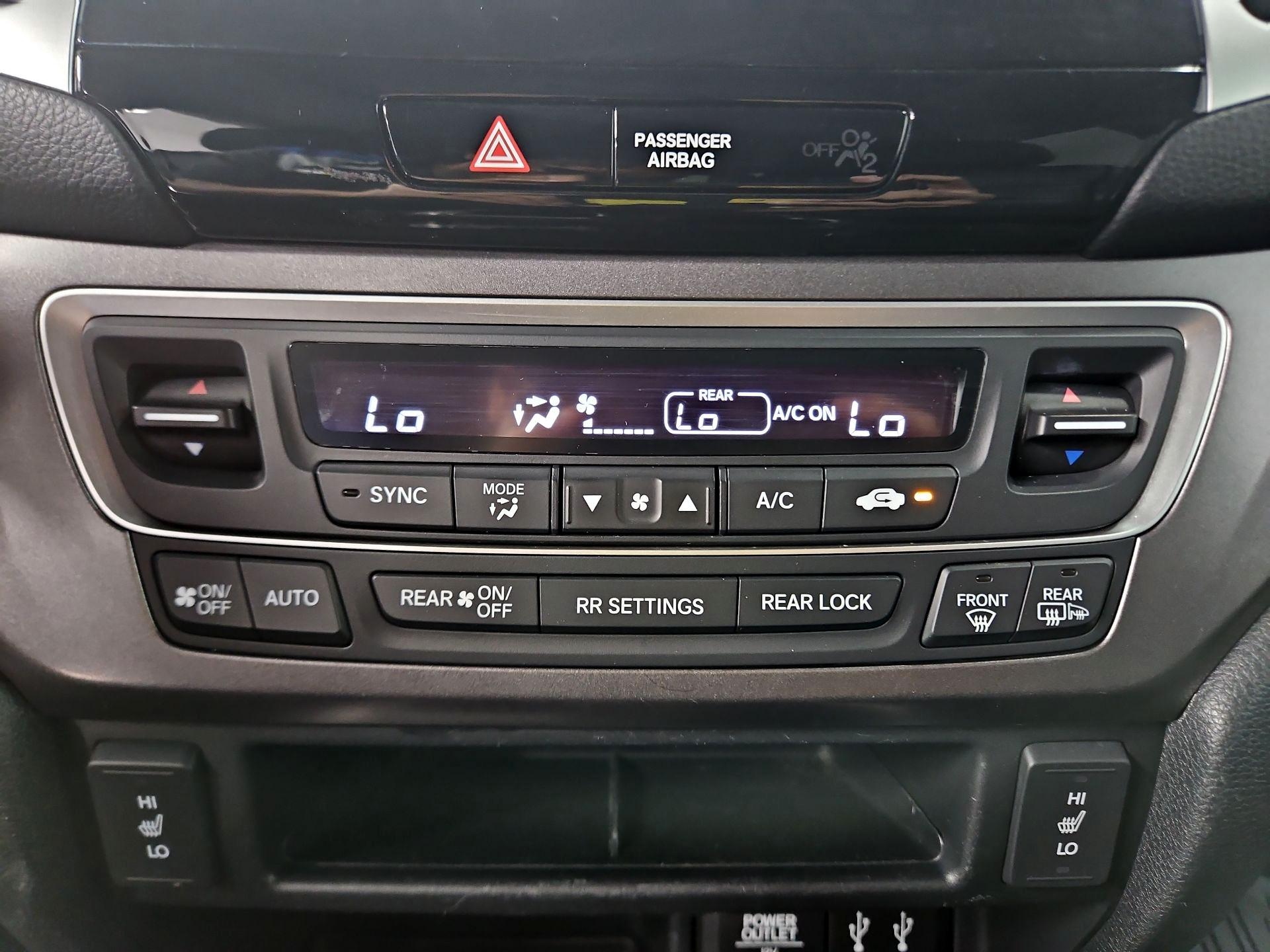 Thumbnail: 2016 Honda Pilot - 16