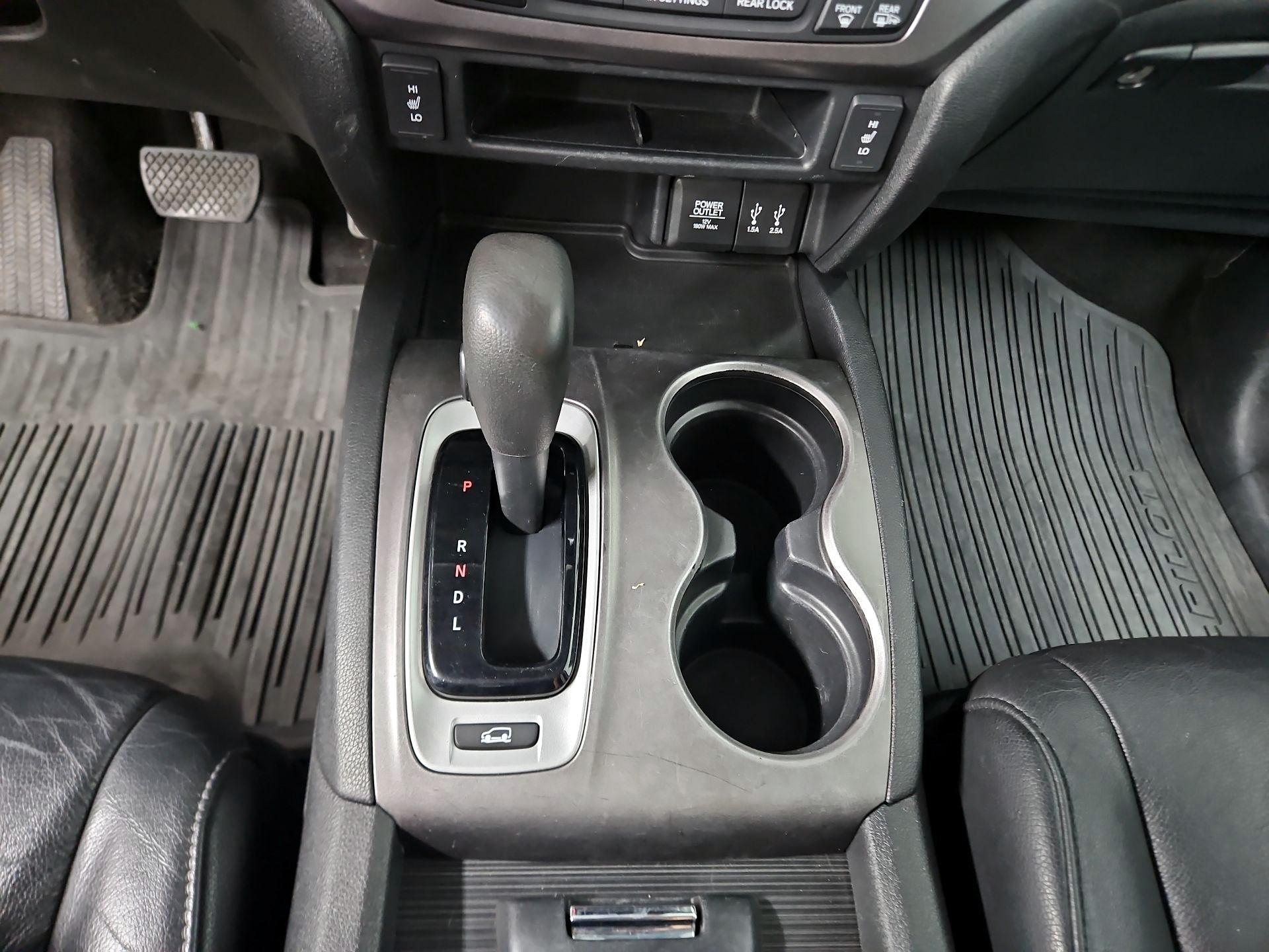 Thumbnail: 2016 Honda Pilot - 17