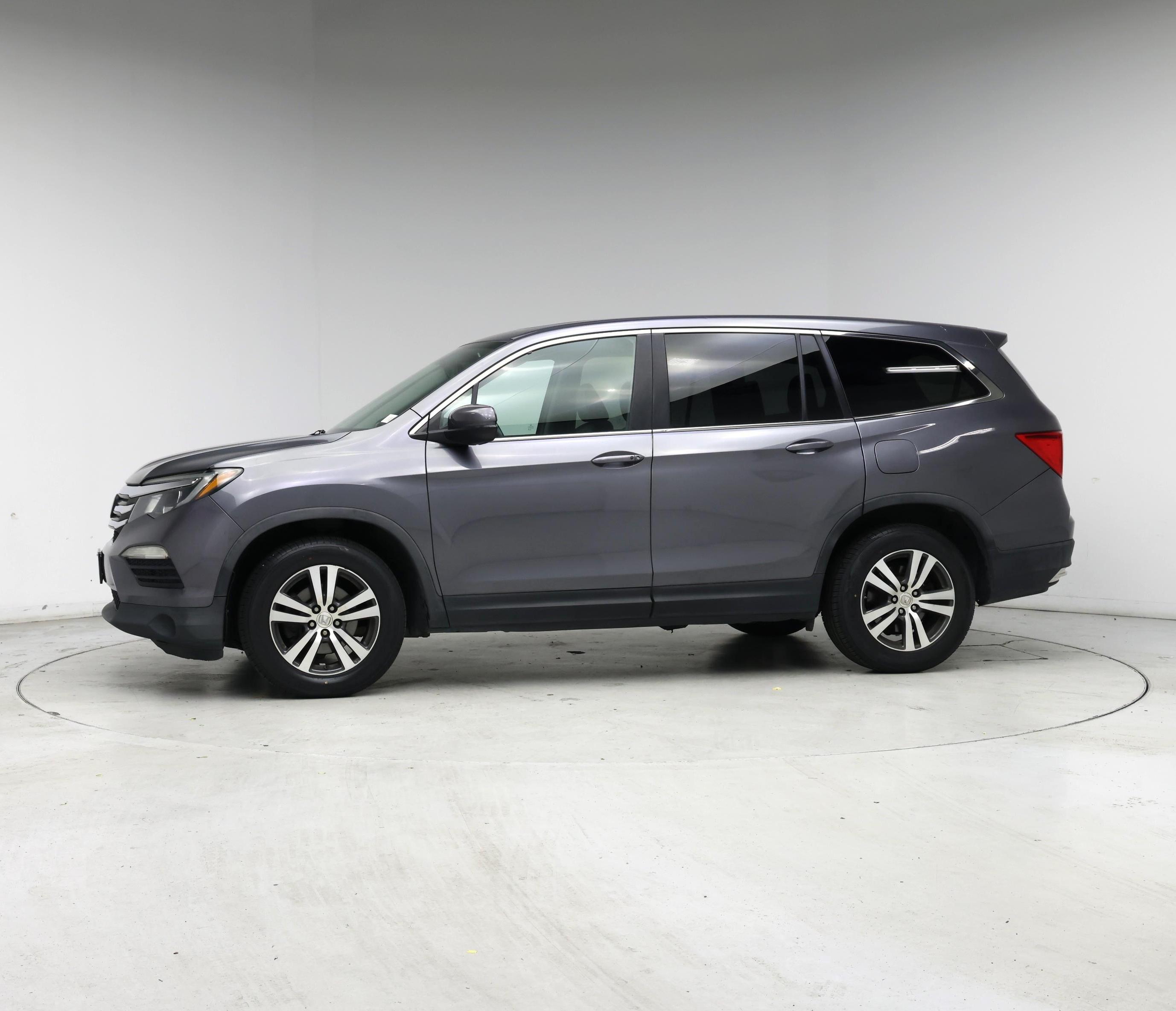 Thumbnail: 2016 Honda Pilot - 3