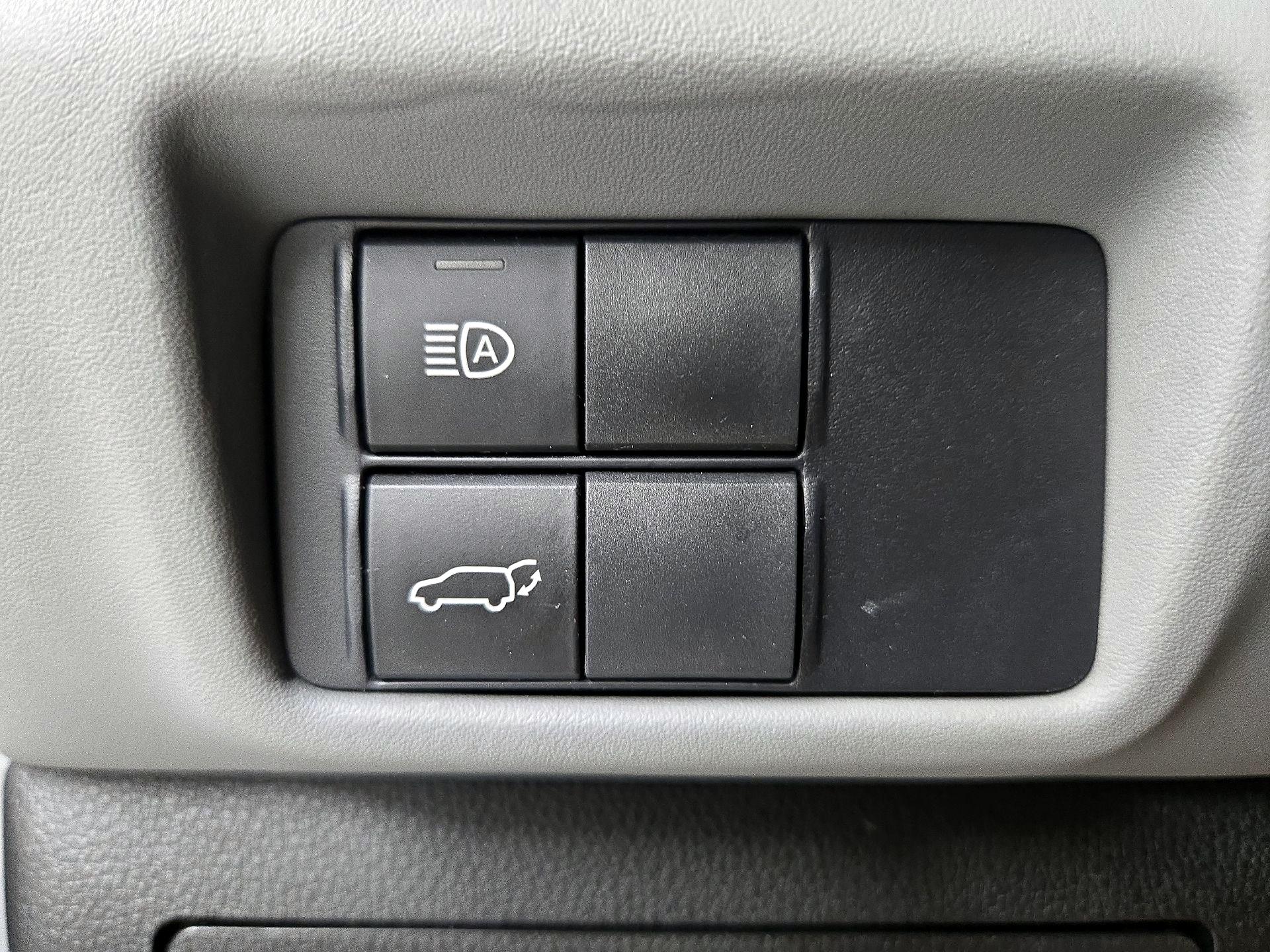 Thumbnail: 2021 Toyota Highlander - 13