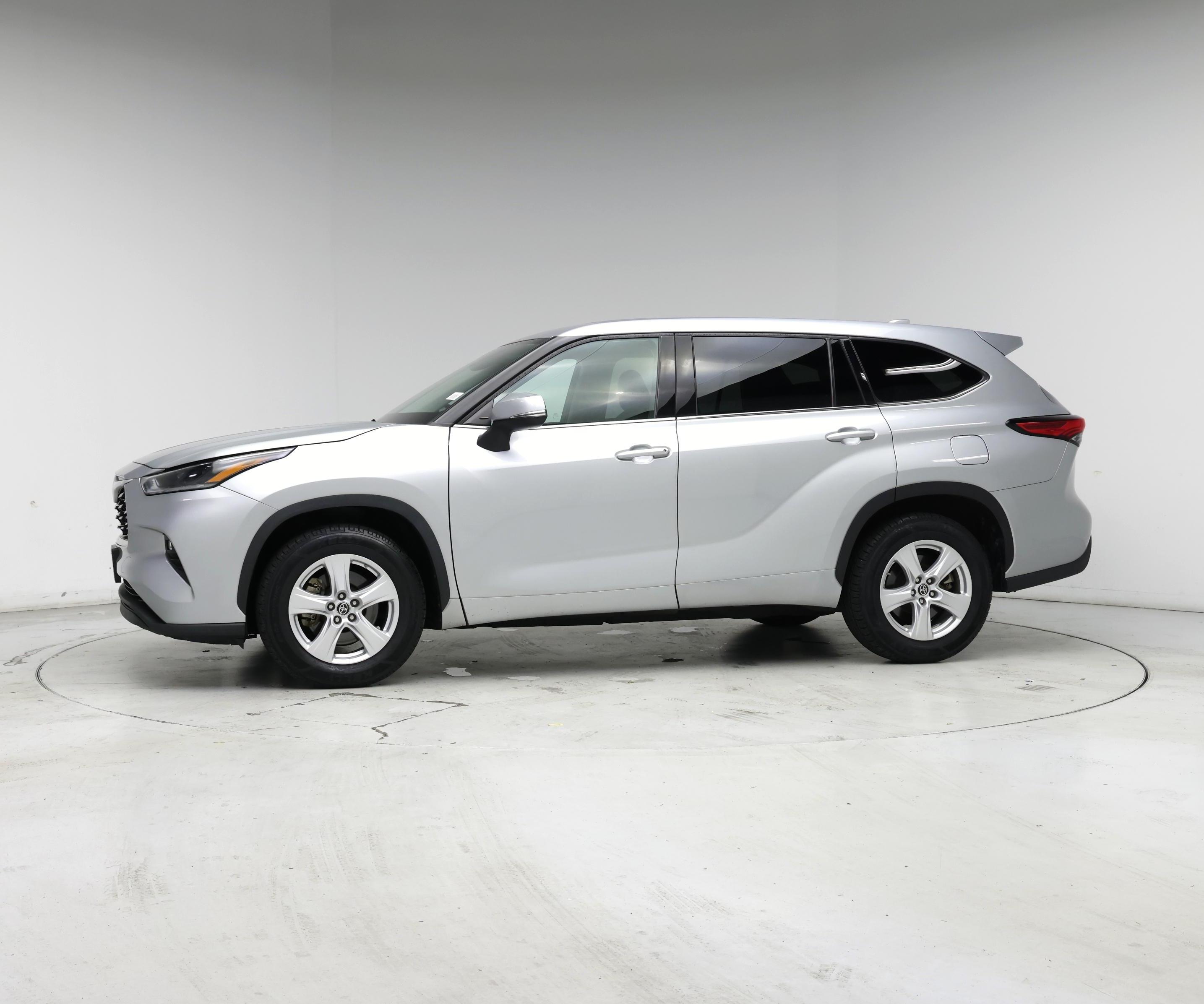 Thumbnail: 2021 Toyota Highlander - 3
