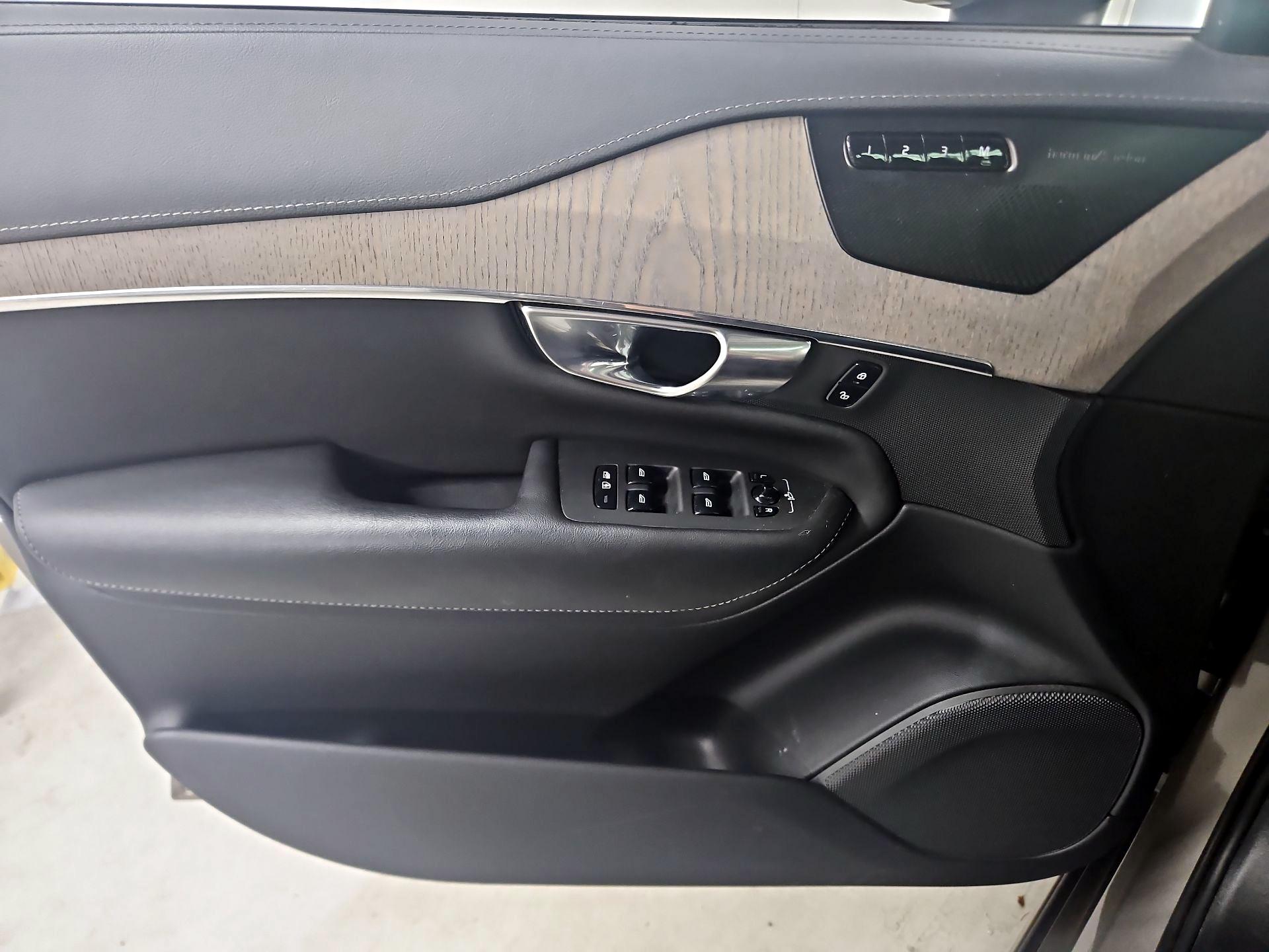Thumbnail: 2021 Volvo XC90 - 12