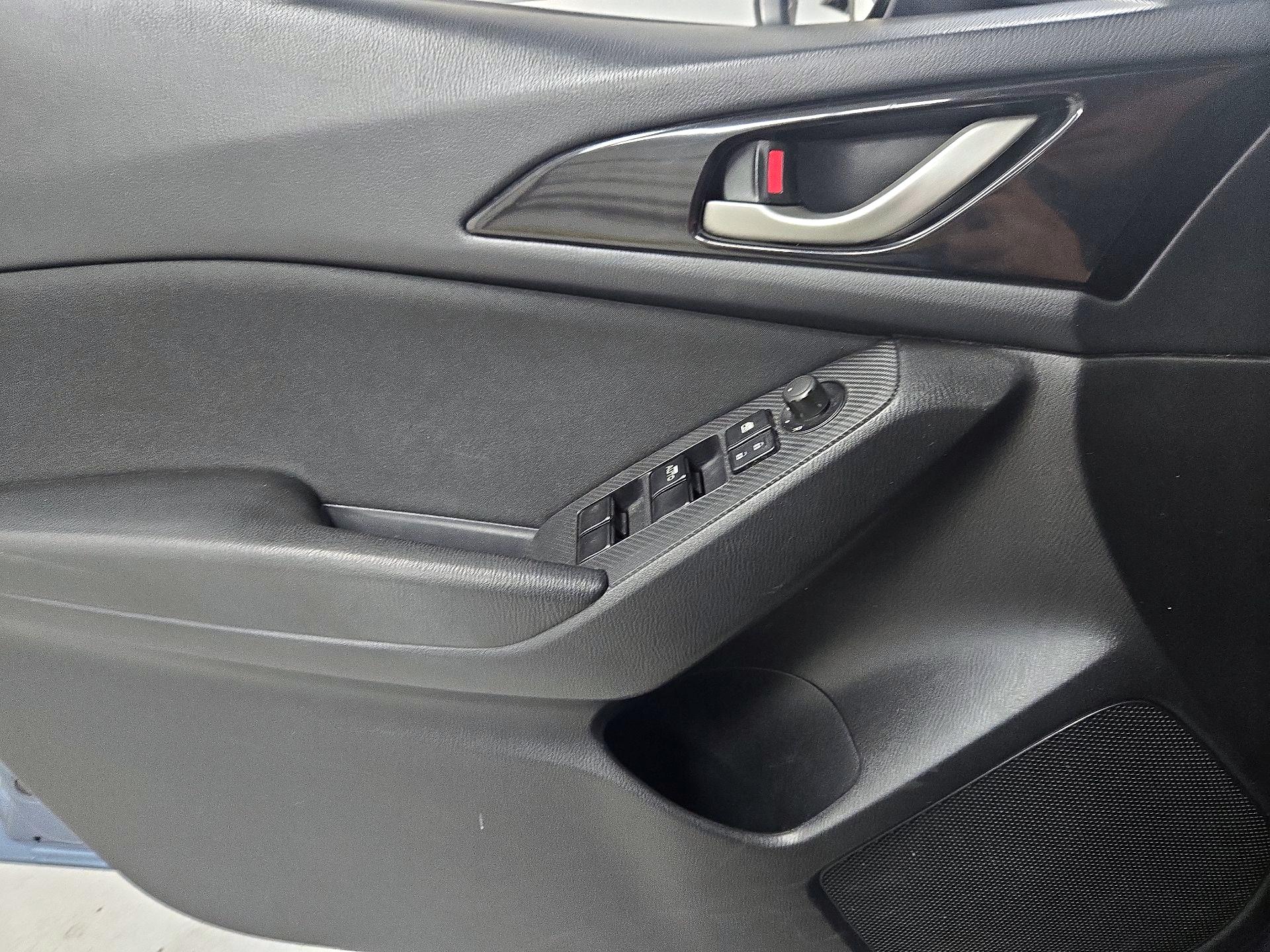 Thumbnail: 2015 Mazda Mazda3 - 12