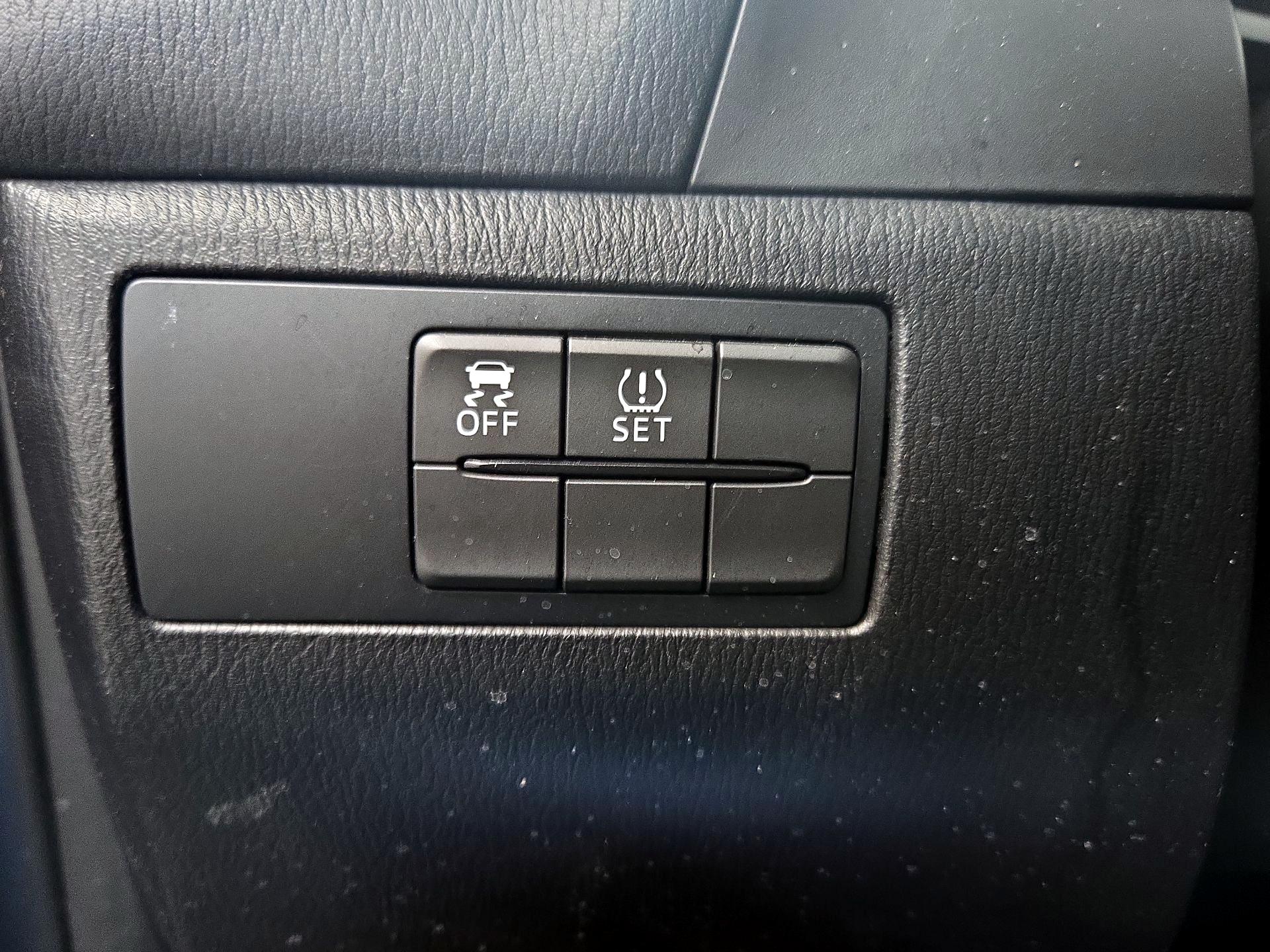 Thumbnail: 2015 Mazda Mazda3 - 13