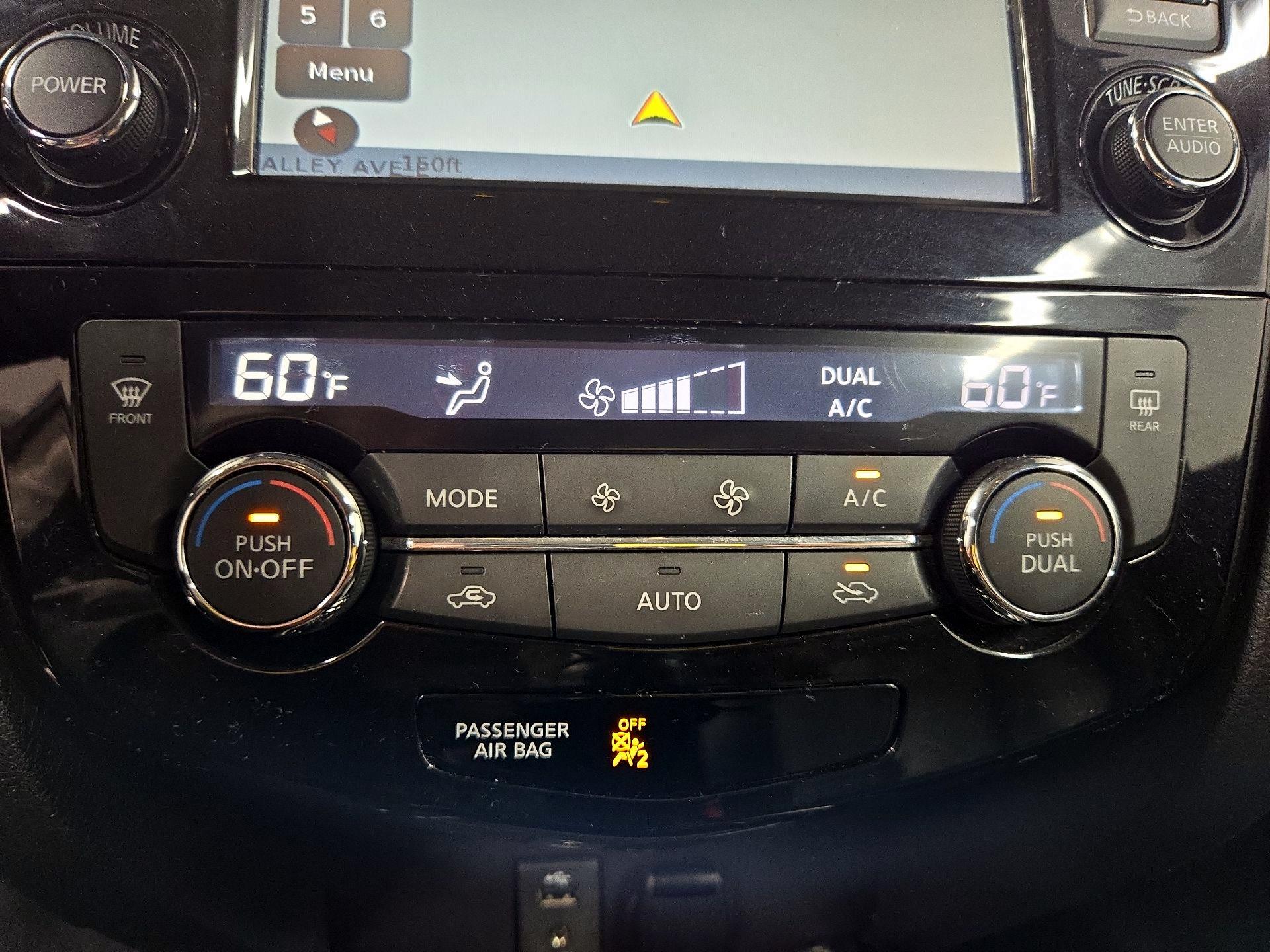 Thumbnail: 2015 Nissan Rogue - 17