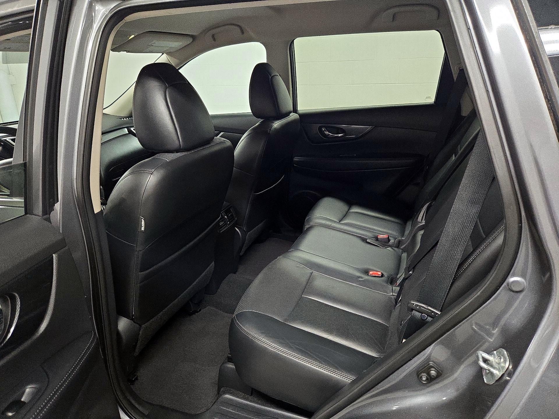 Thumbnail: 2015 Nissan Rogue - 20