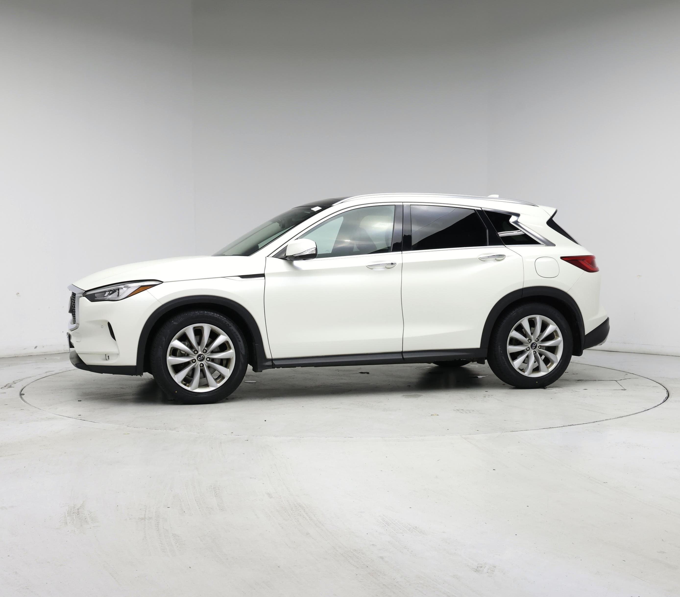 Thumbnail: 2019 INFINITI QX50 - 3