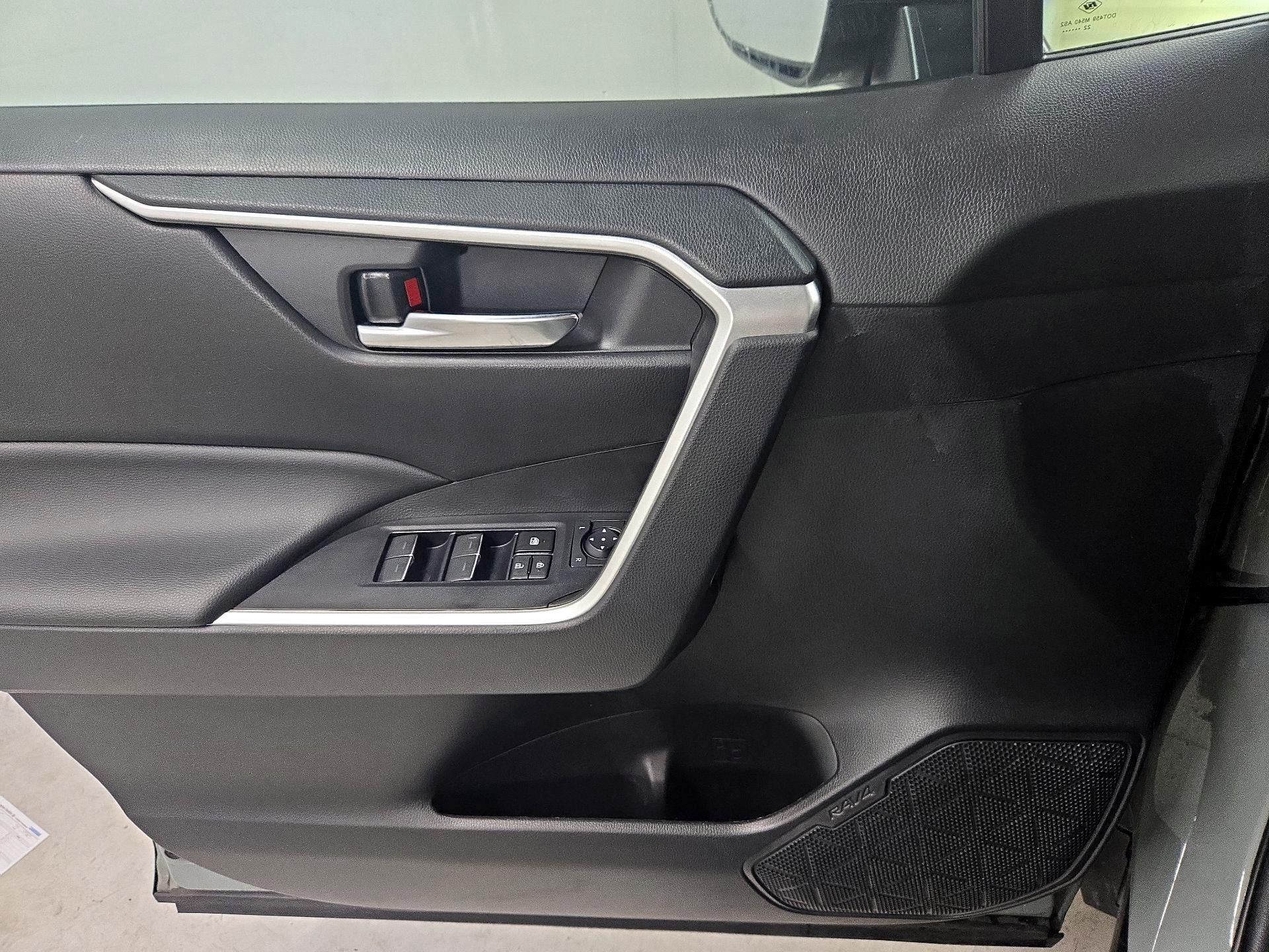 Thumbnail: 2023 Toyota RAV4 - 12