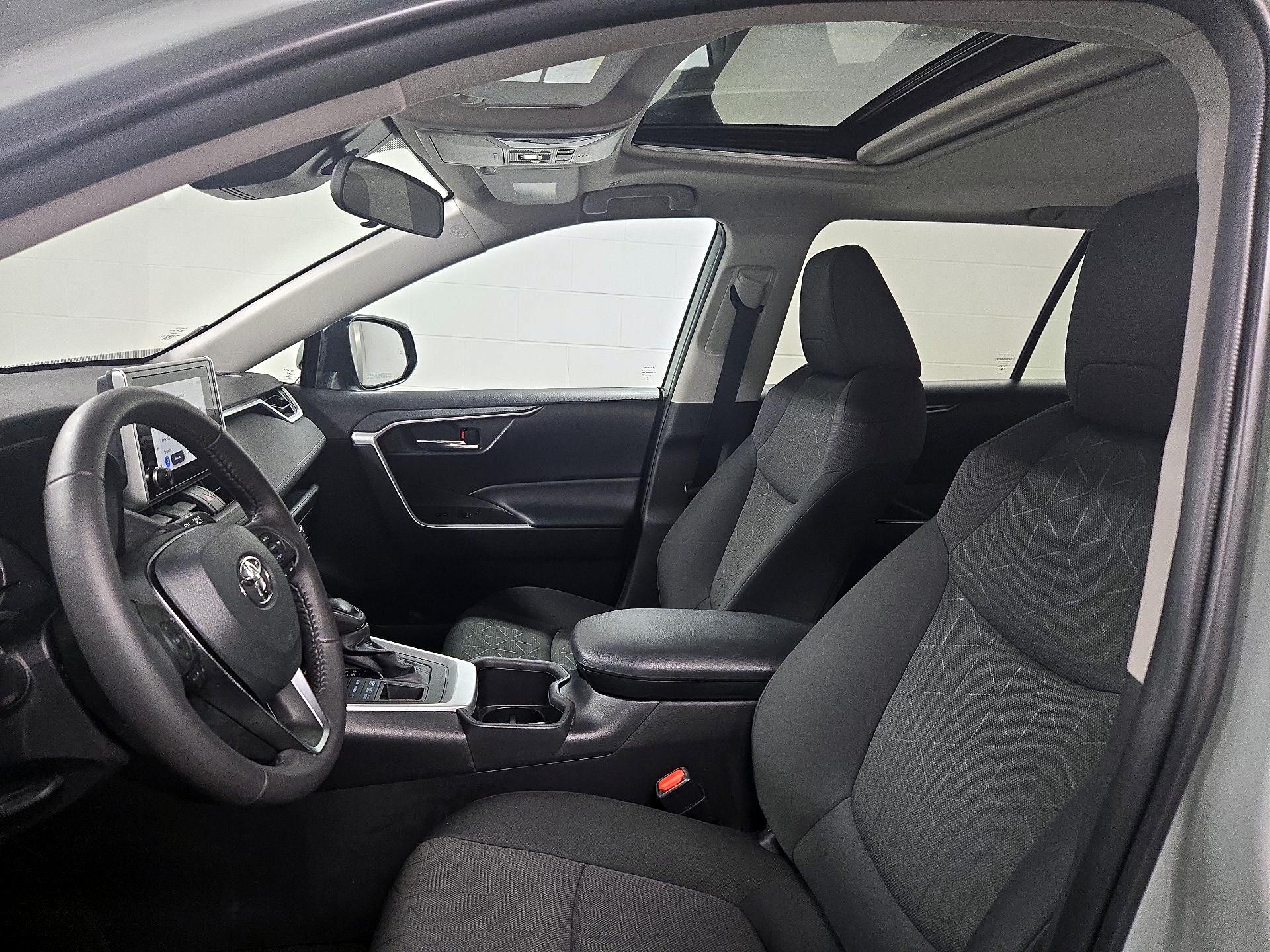 Thumbnail: 2023 Toyota RAV4 - 19