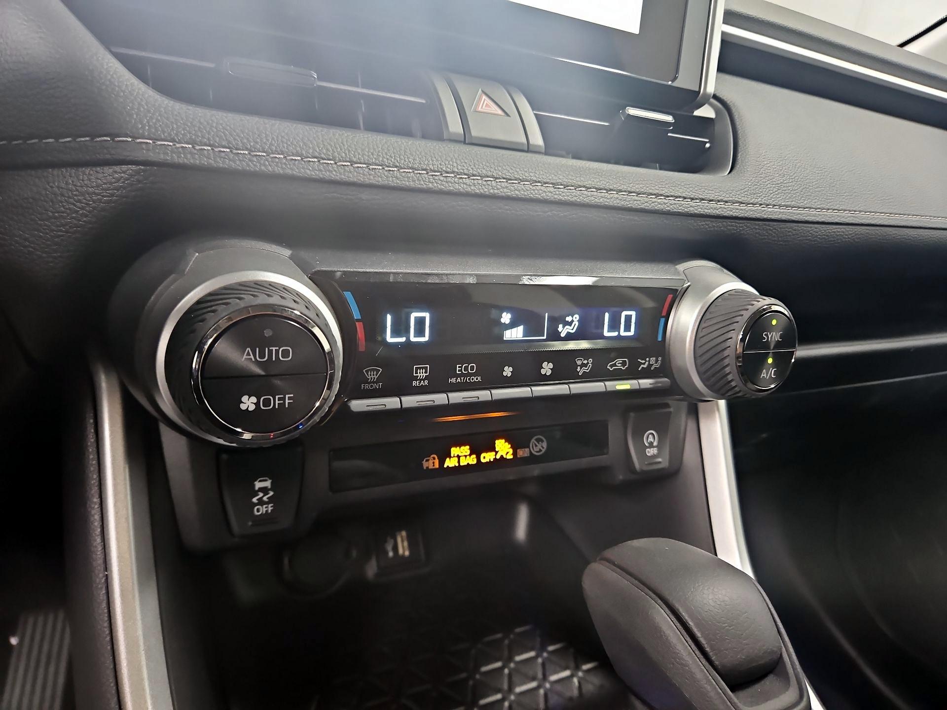Thumbnail: 2025 Toyota RAV4 - 16
