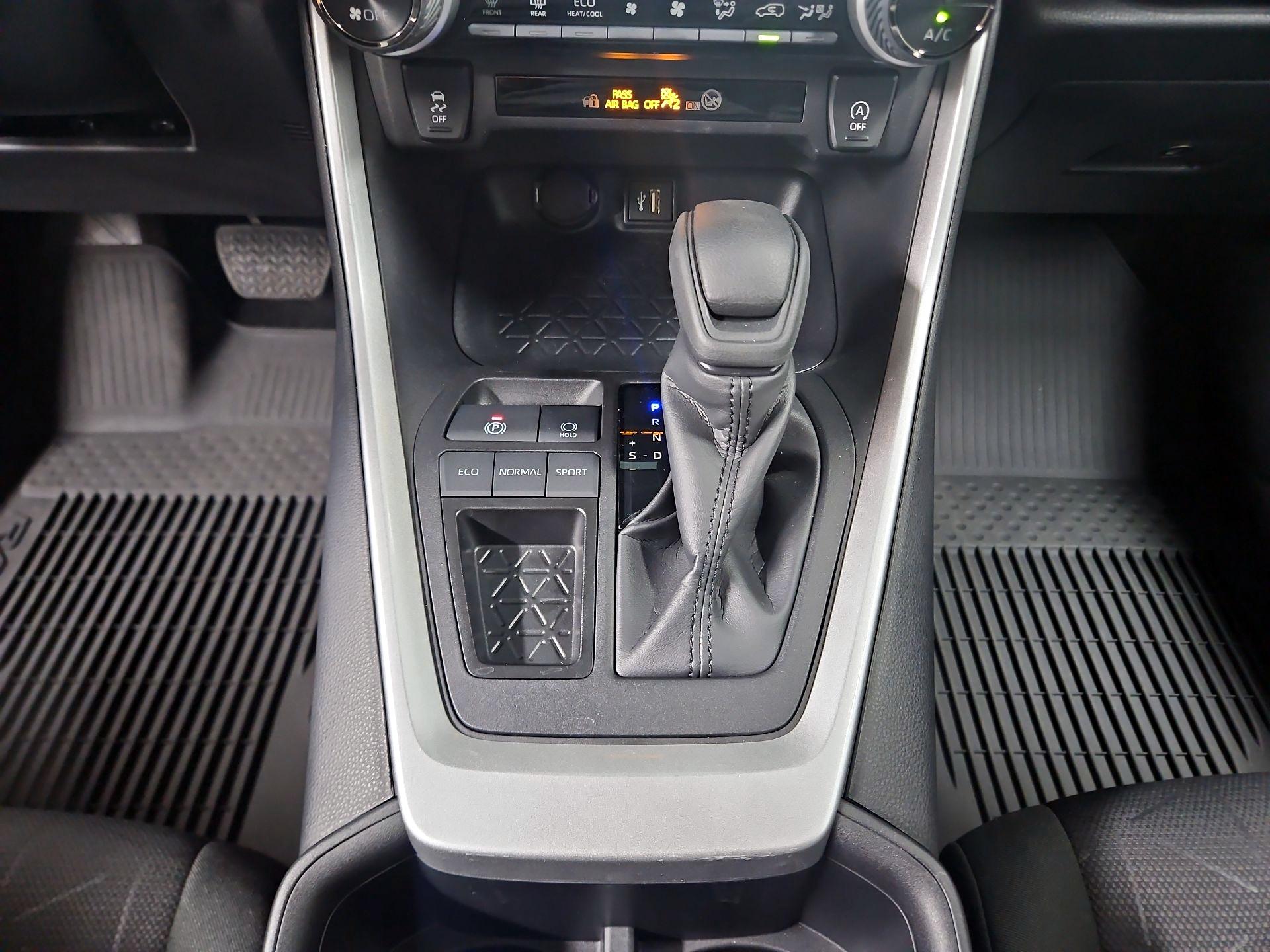 Thumbnail: 2025 Toyota RAV4 - 17