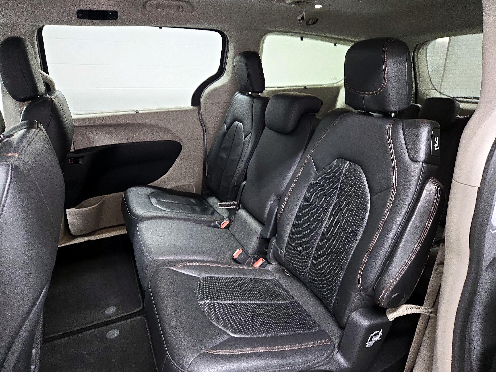 Thumbnail: 2018 Chrysler Pacifica - 20