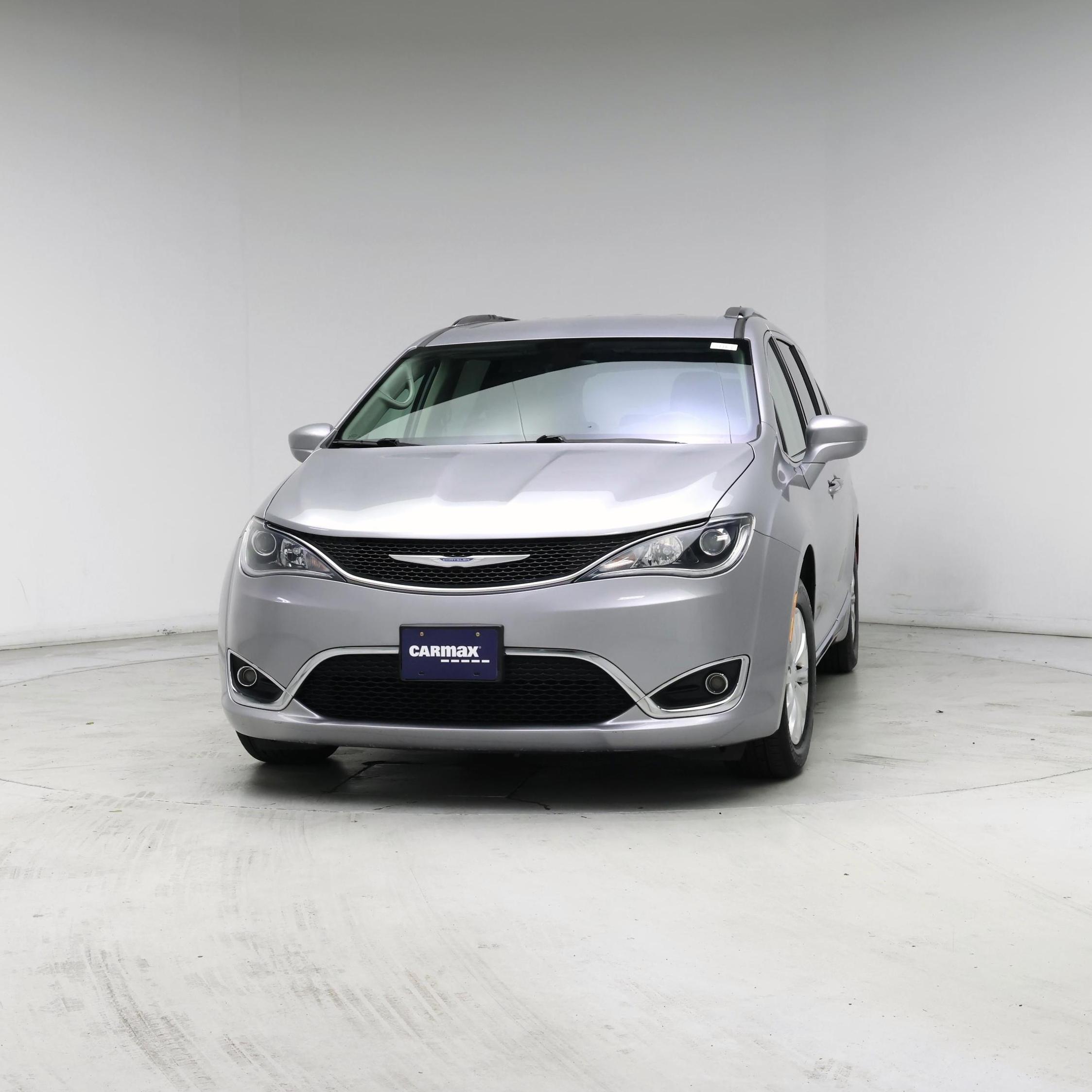 Thumbnail: 2018 Chrysler Pacifica - 4