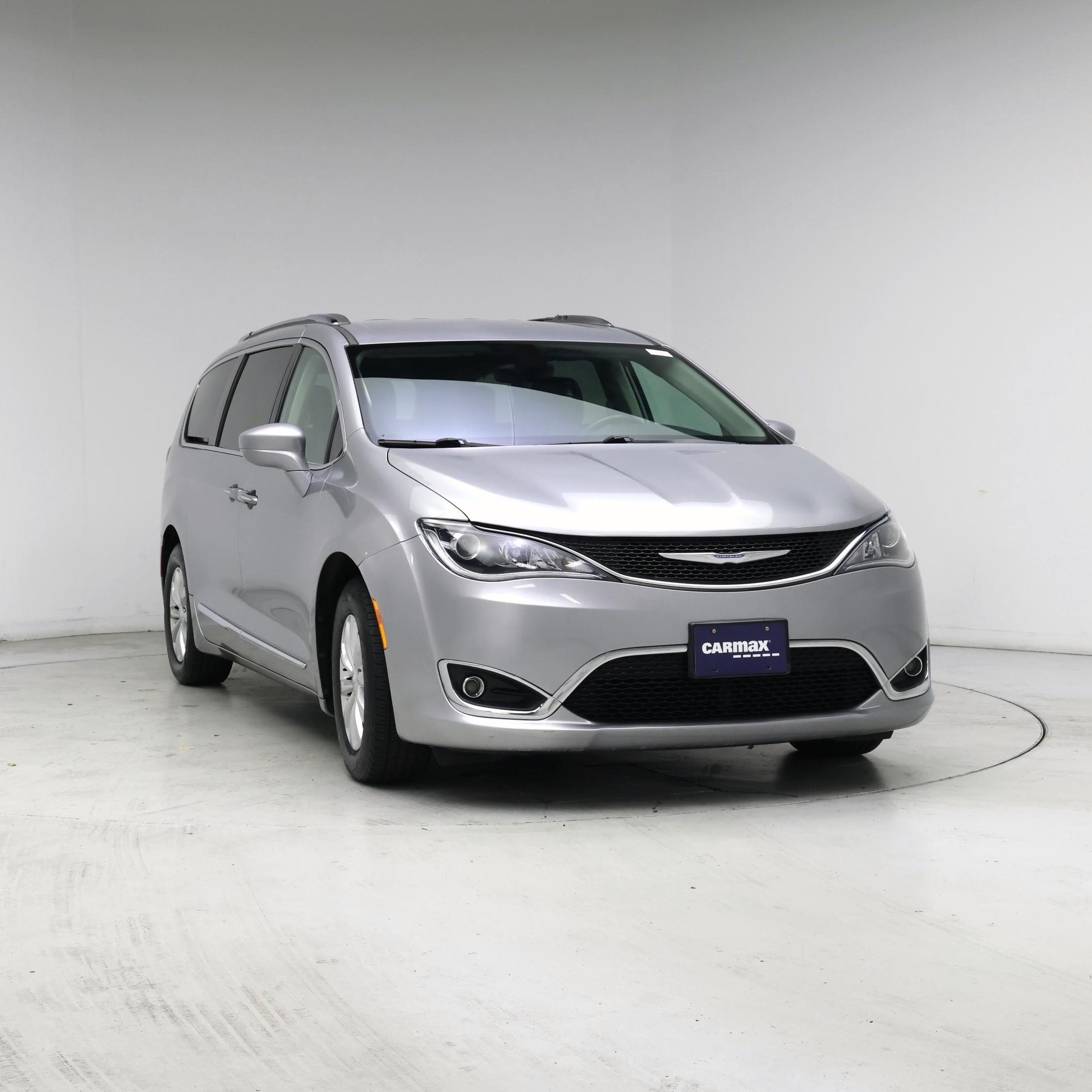 Thumbnail: 2018 Chrysler Pacifica - 5