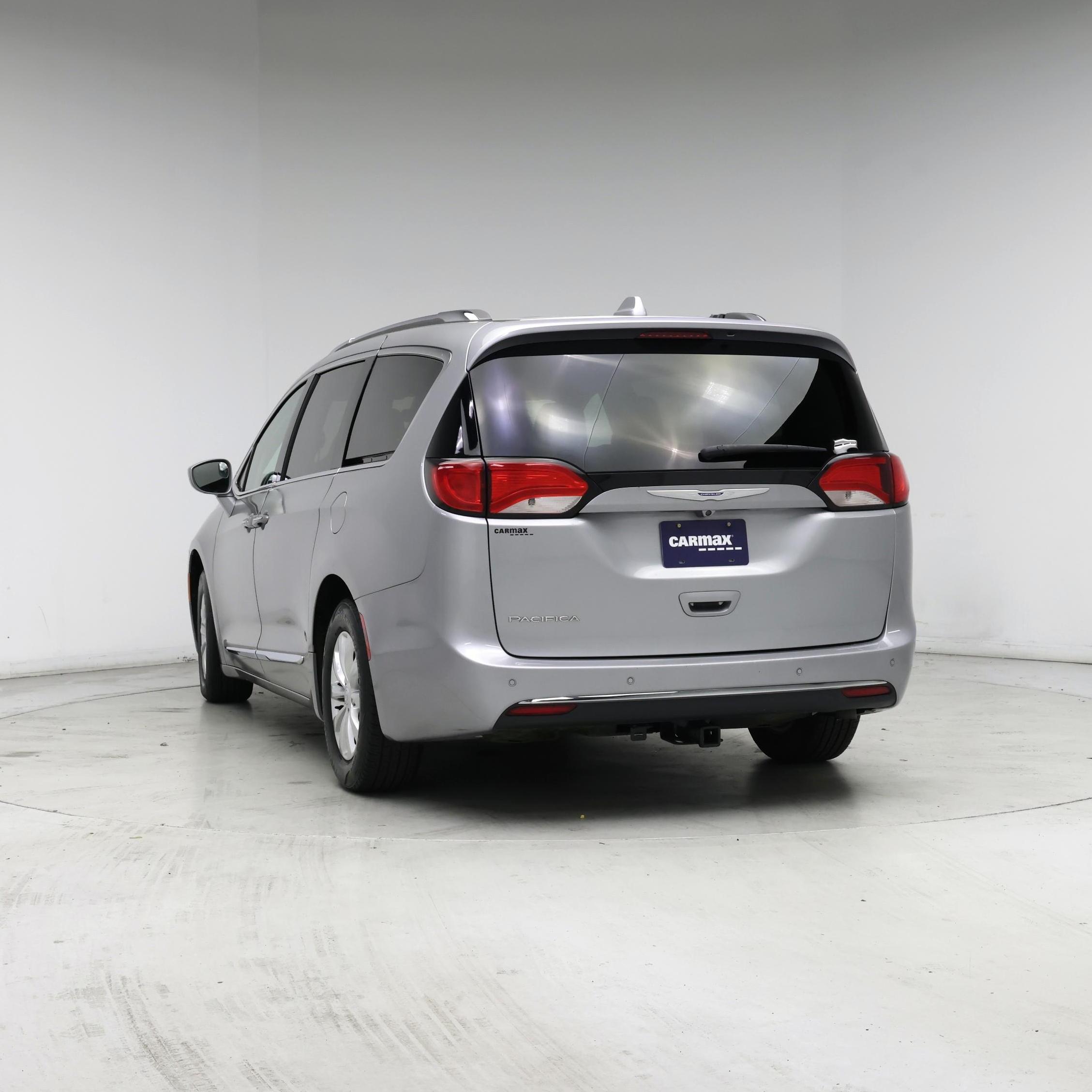Thumbnail: 2018 Chrysler Pacifica - 6
