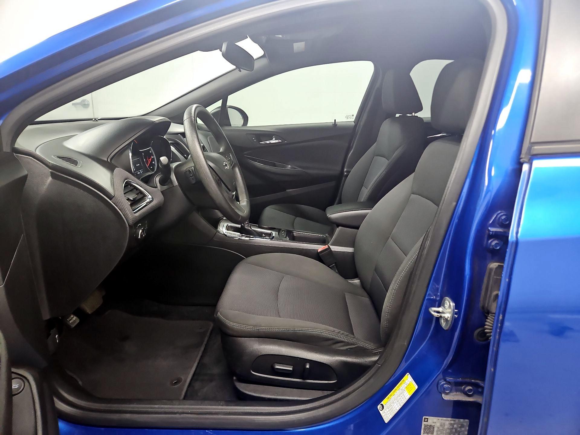 Thumbnail: 2019 Chevrolet Cruze - 11