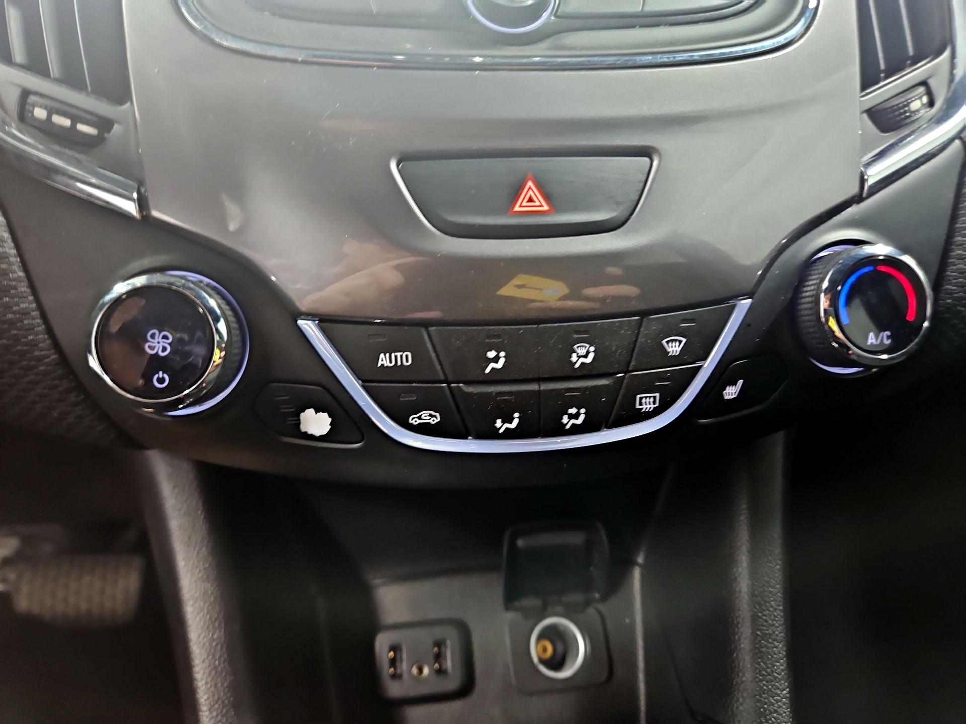 Thumbnail: 2019 Chevrolet Cruze - 16
