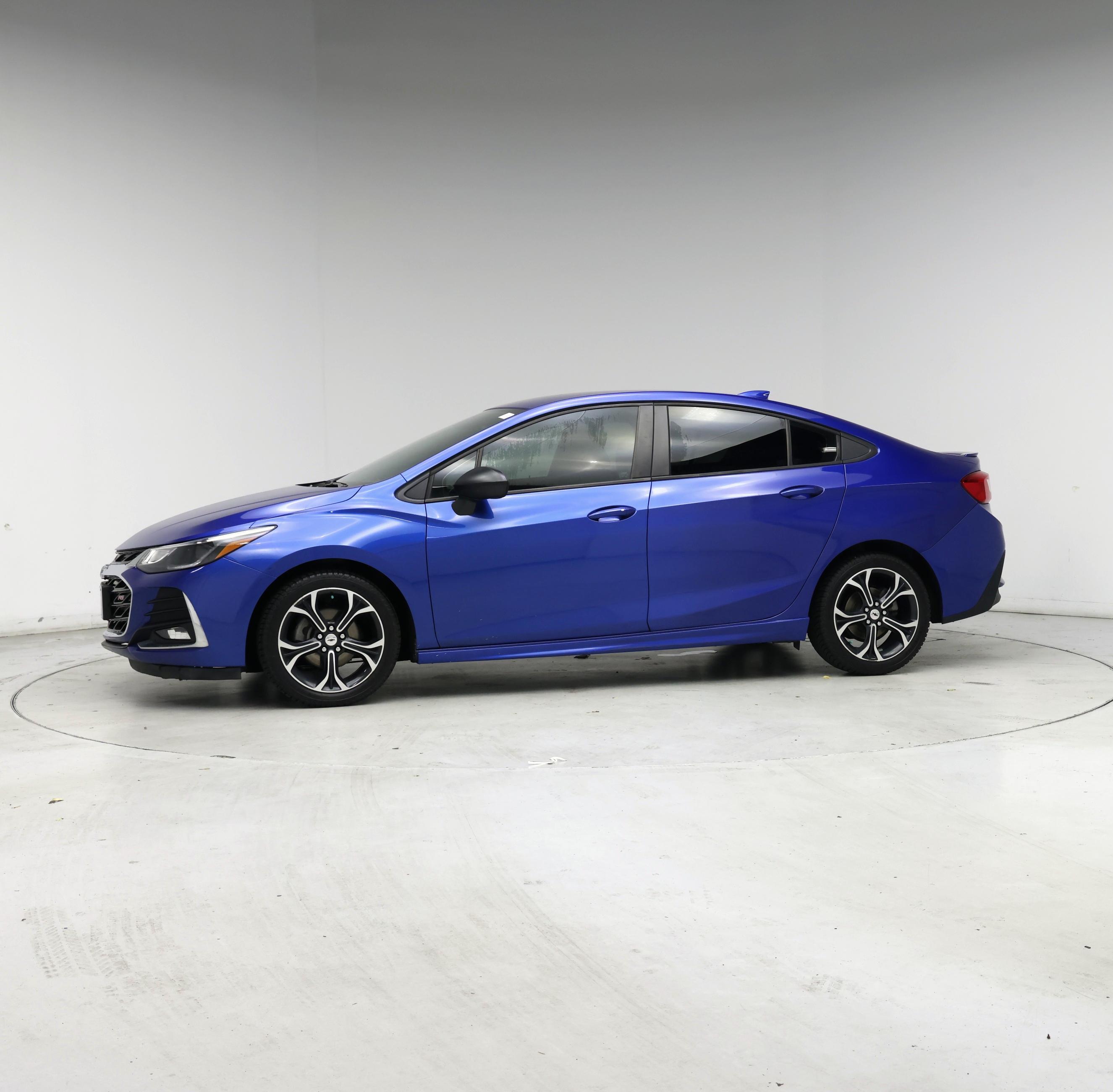 Thumbnail: 2019 Chevrolet Cruze - 3