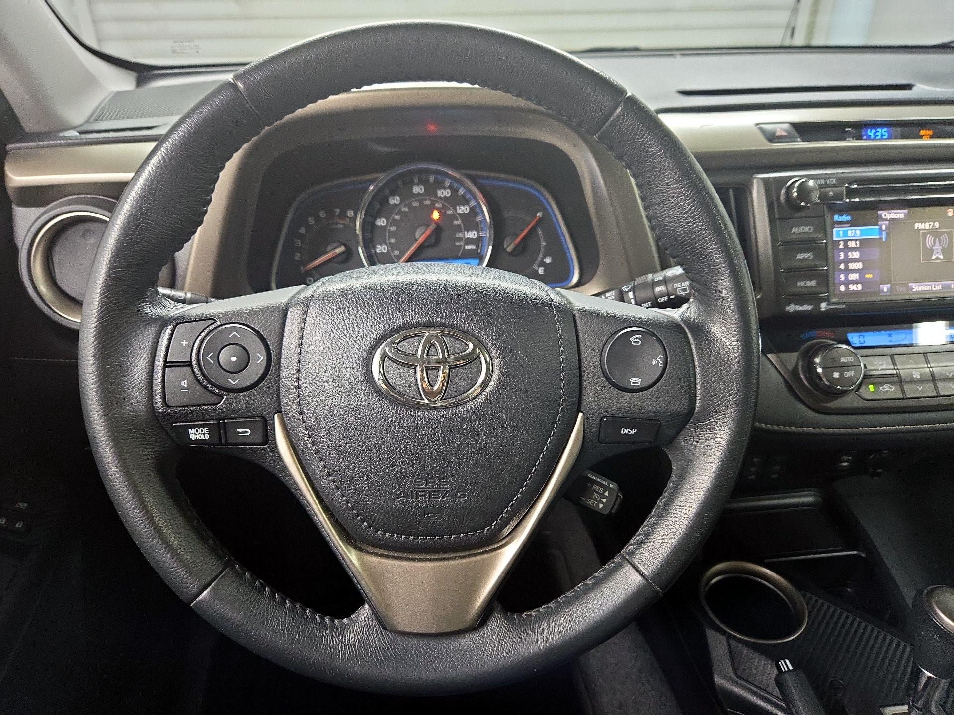 Thumbnail: 2015 Toyota RAV4 - 10