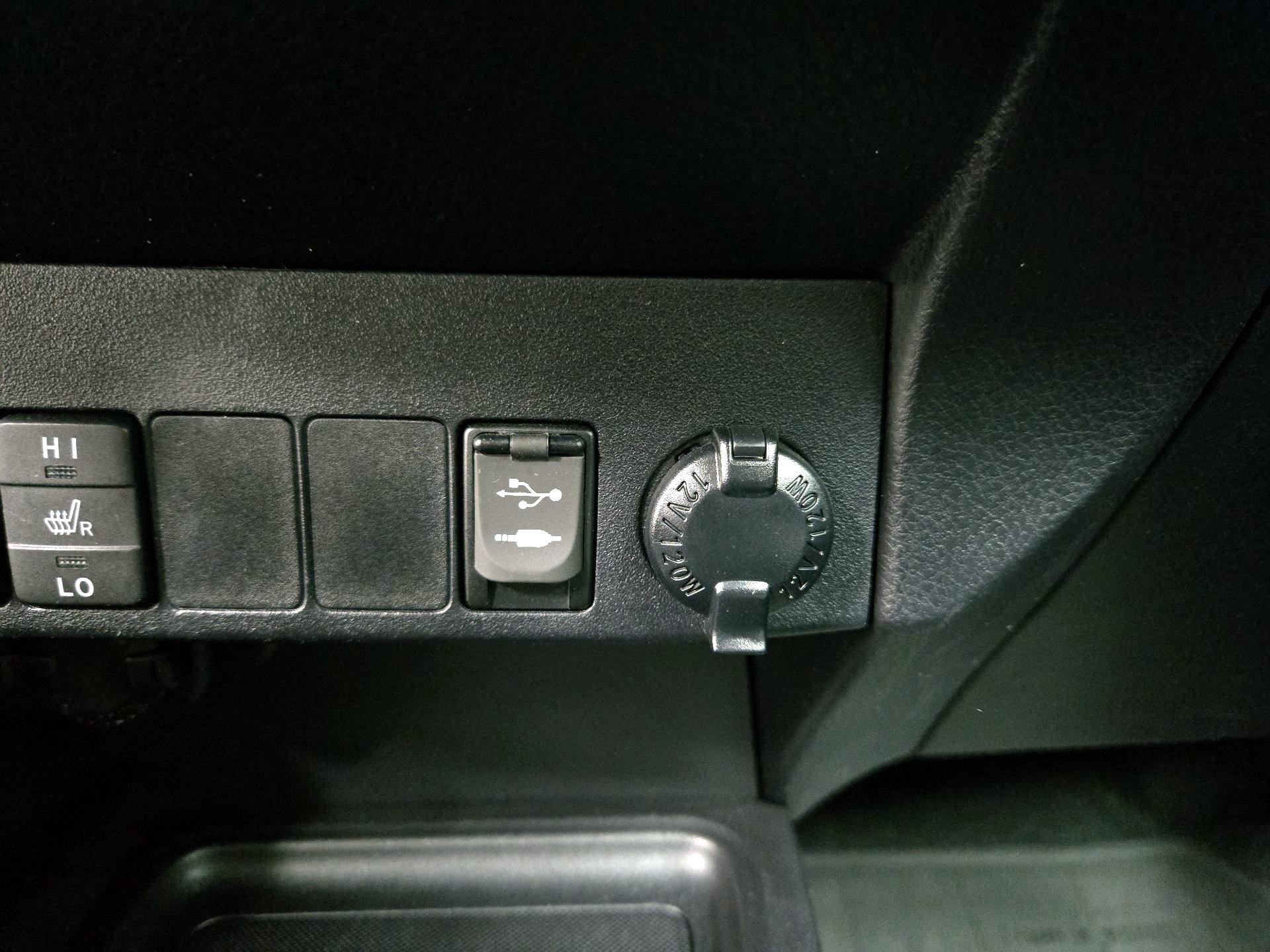 Thumbnail: 2015 Toyota RAV4 - 18