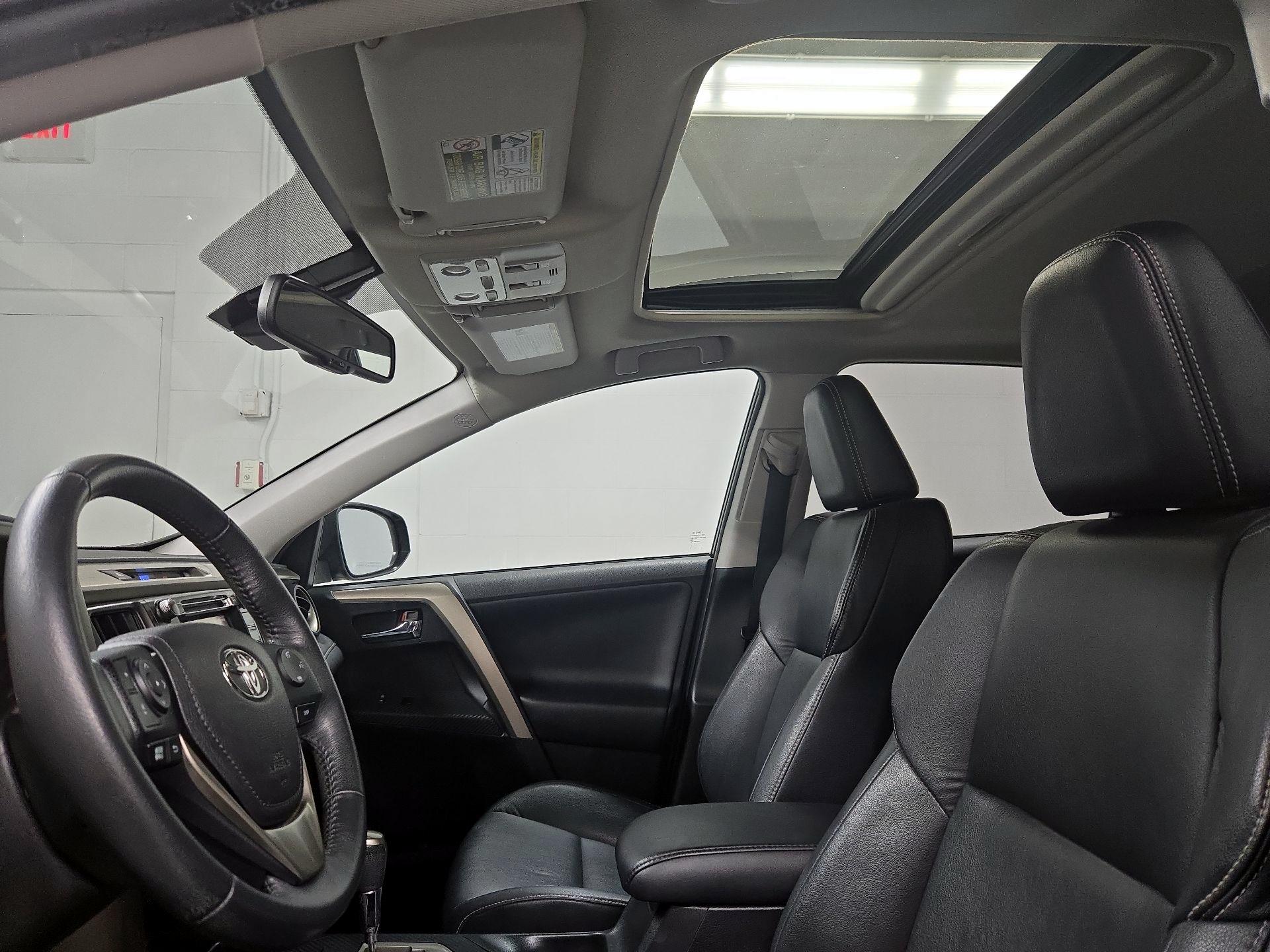 Thumbnail: 2015 Toyota RAV4 - 19
