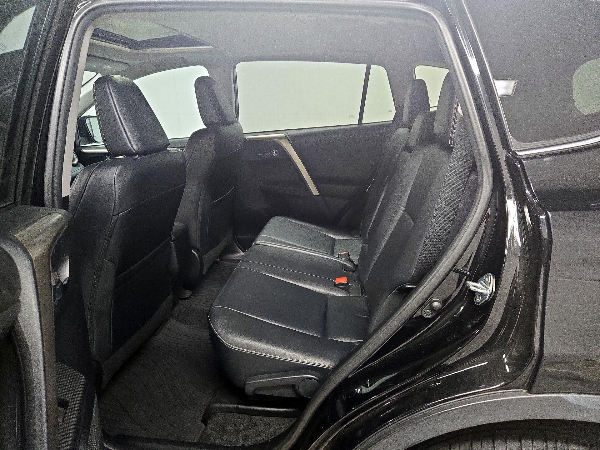 Thumbnail: 2015 Toyota RAV4 - 20