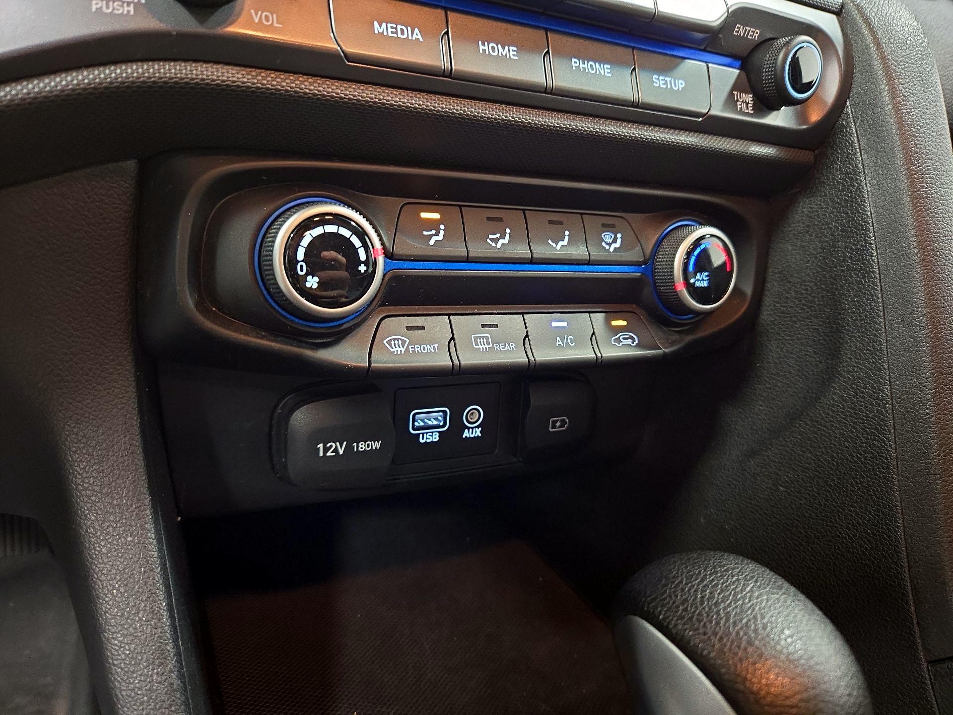 Thumbnail: 2019 Hyundai Veloster - 16