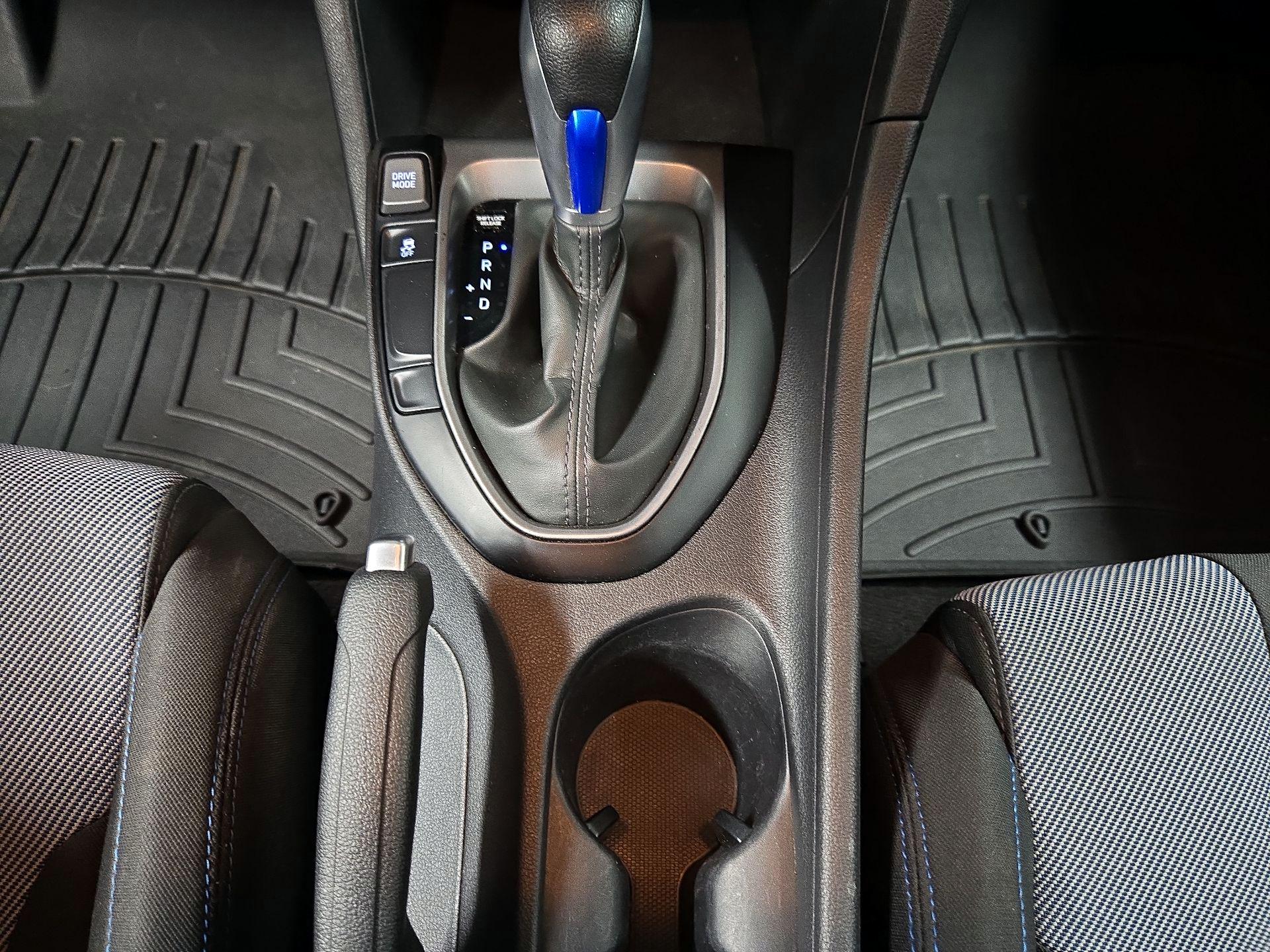 Thumbnail: 2019 Hyundai Veloster - 17