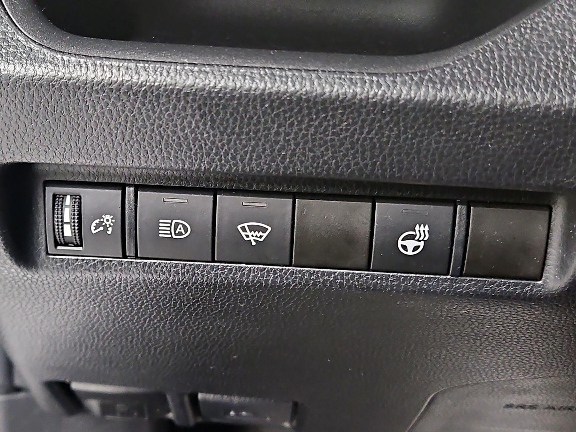 Thumbnail: 2022 Toyota RAV4 - 13