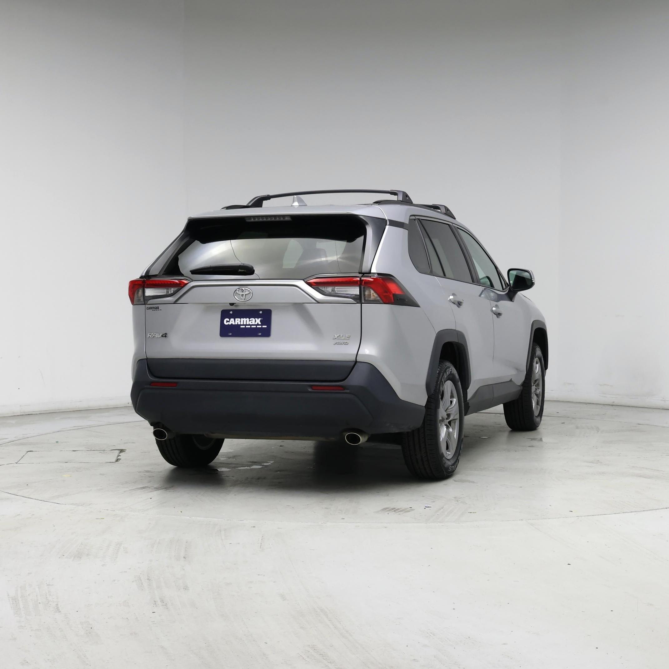 Thumbnail: 2022 Toyota RAV4 - 8
