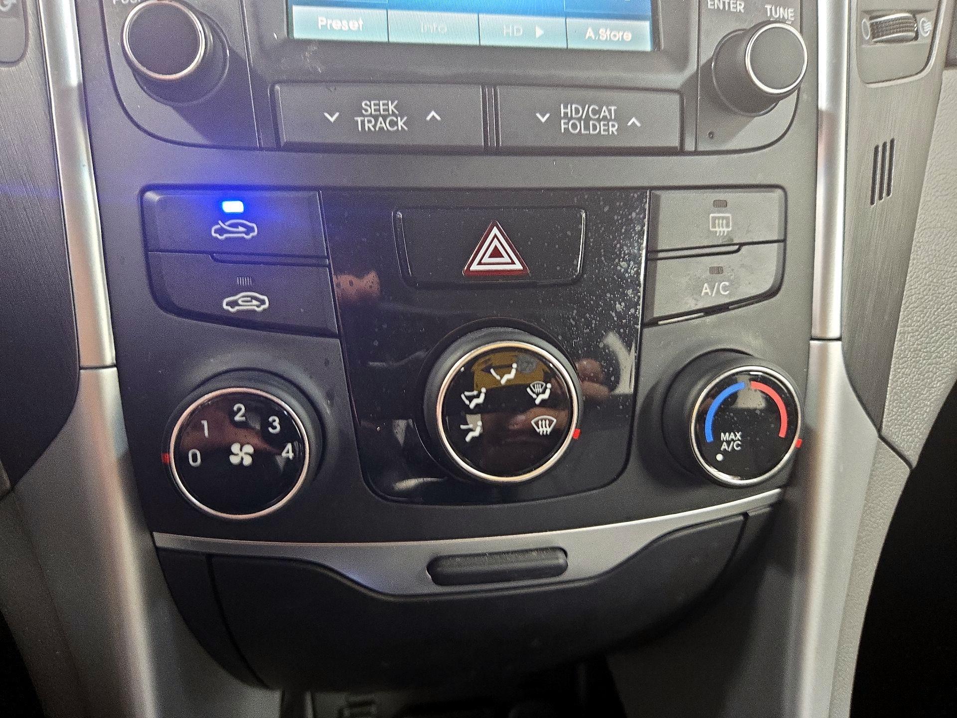 Thumbnail: 2014 Hyundai Sonata - 16