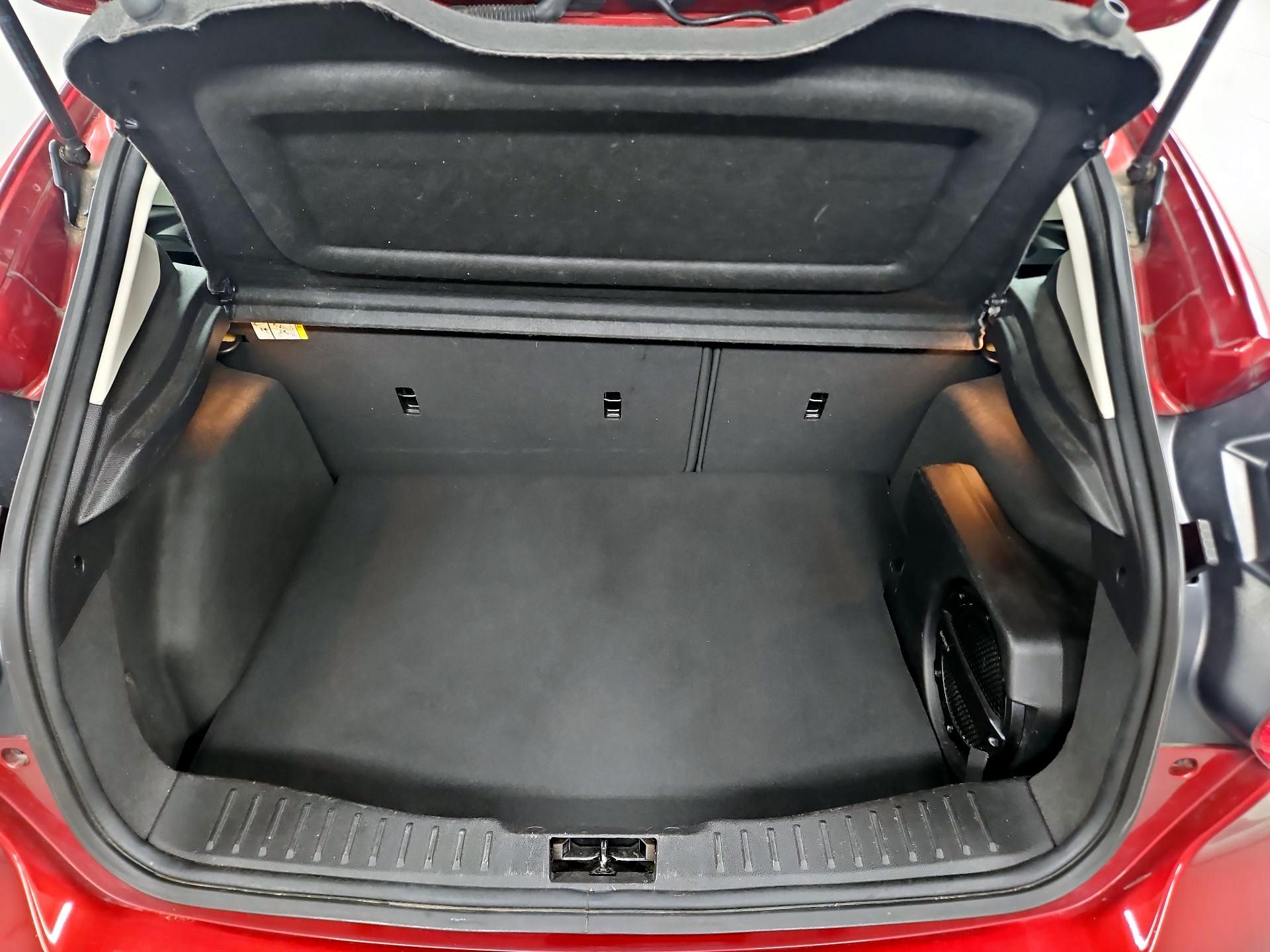 Thumbnail: 2014 Ford Focus - 19