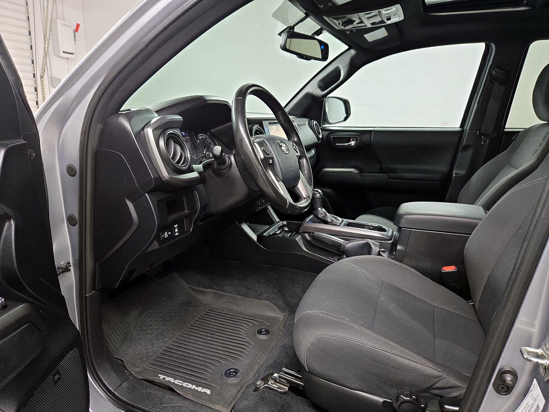 Thumbnail: 2016 Toyota Tacoma - 11