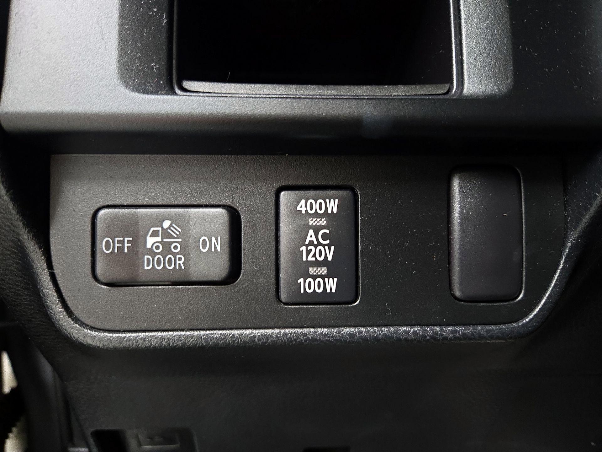 Thumbnail: 2016 Toyota Tacoma - 13