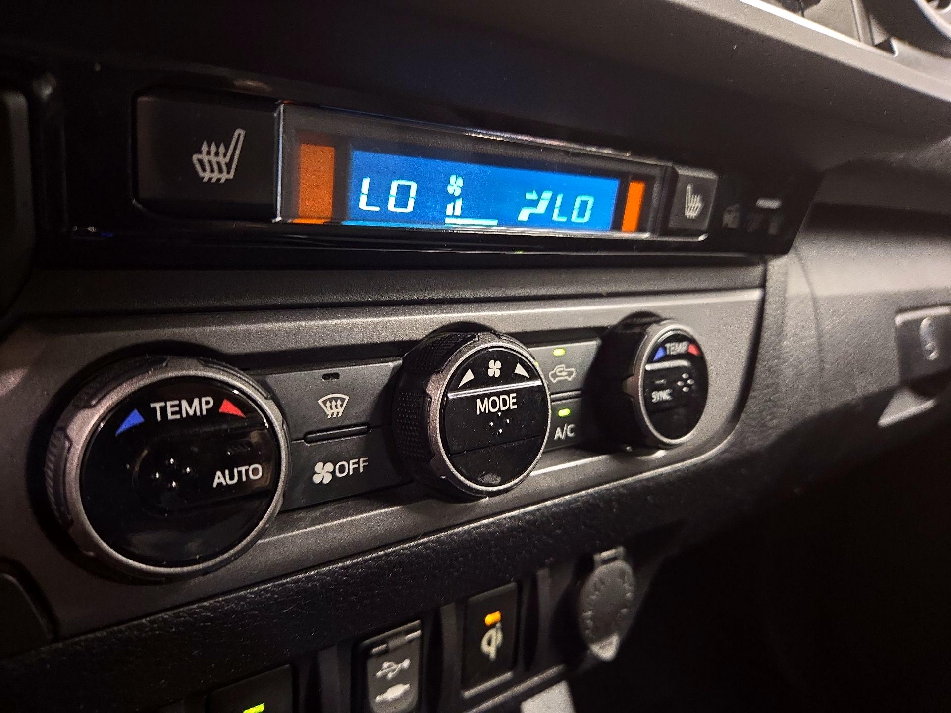 Thumbnail: 2016 Toyota Tacoma - 17