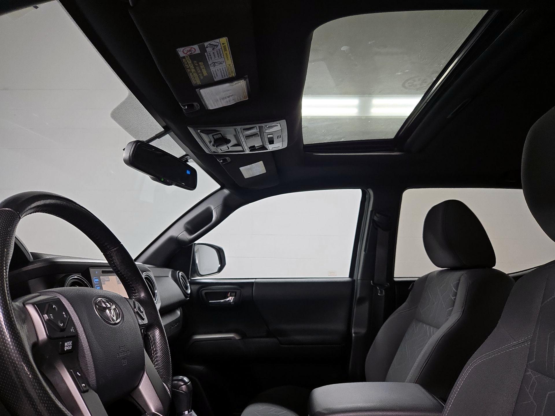 Thumbnail: 2016 Toyota Tacoma - 20