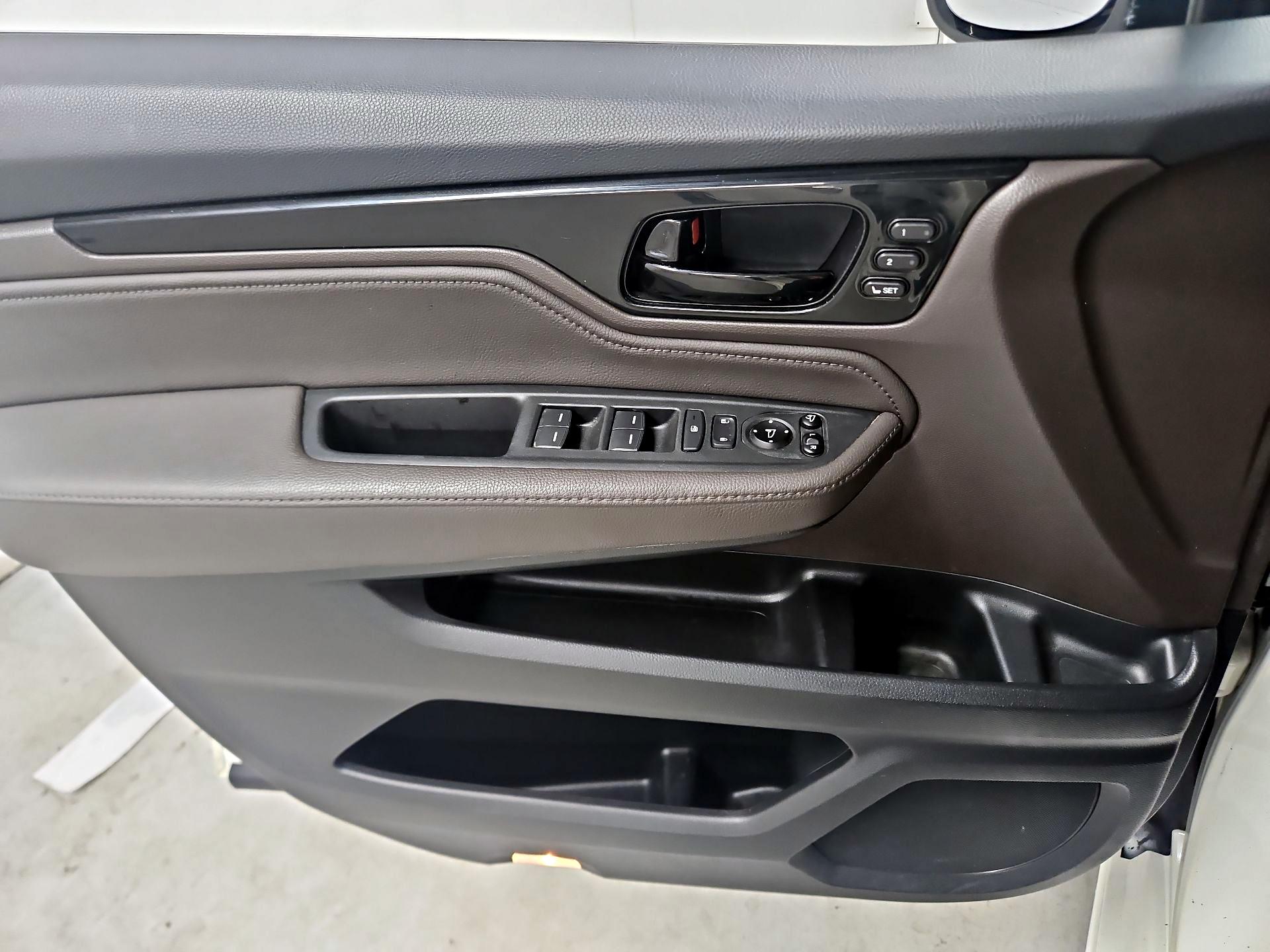 Thumbnail: 2019 Honda Odyssey - 12